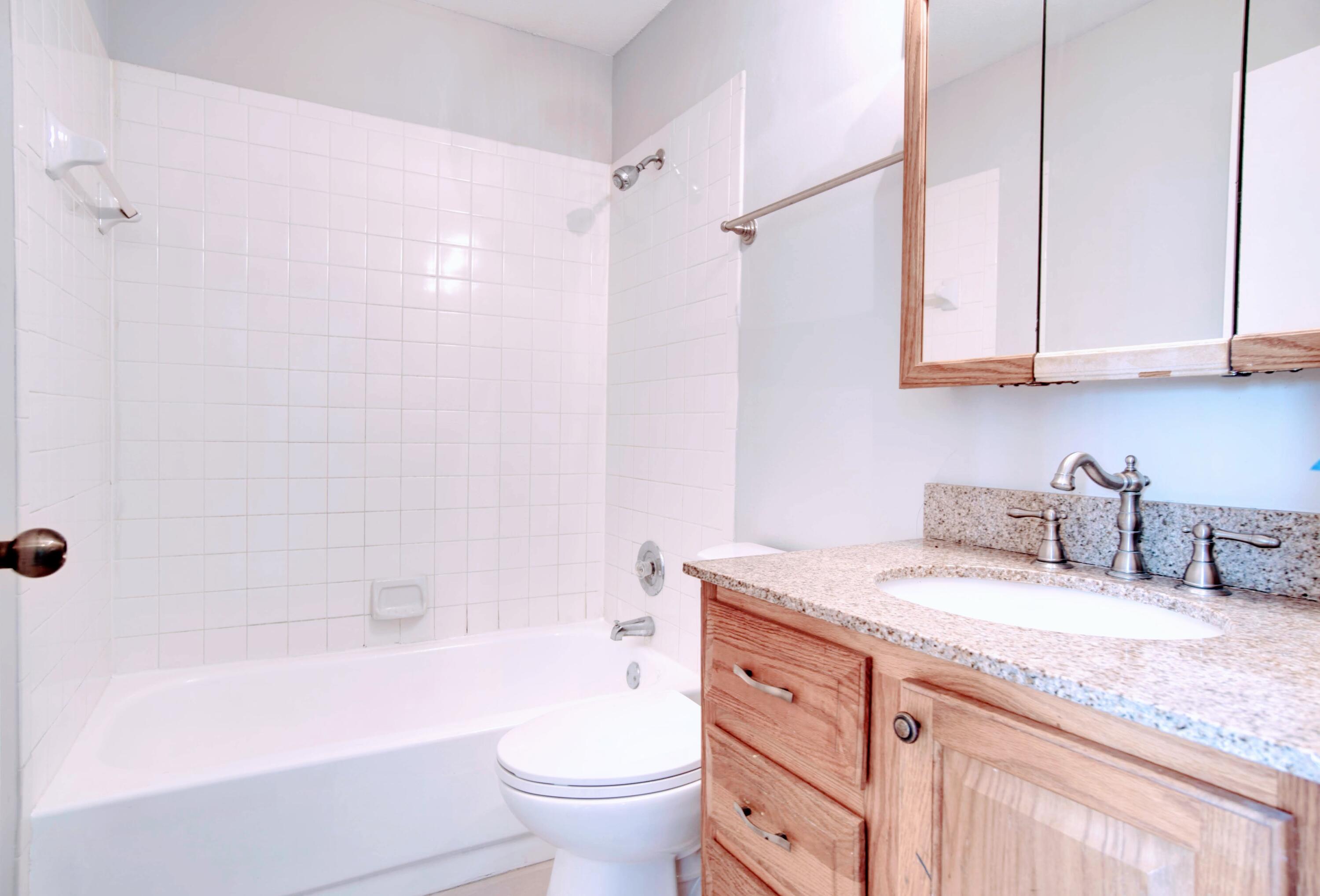 3401 NW 44th #205, Lauderdale Lakes FL 33309