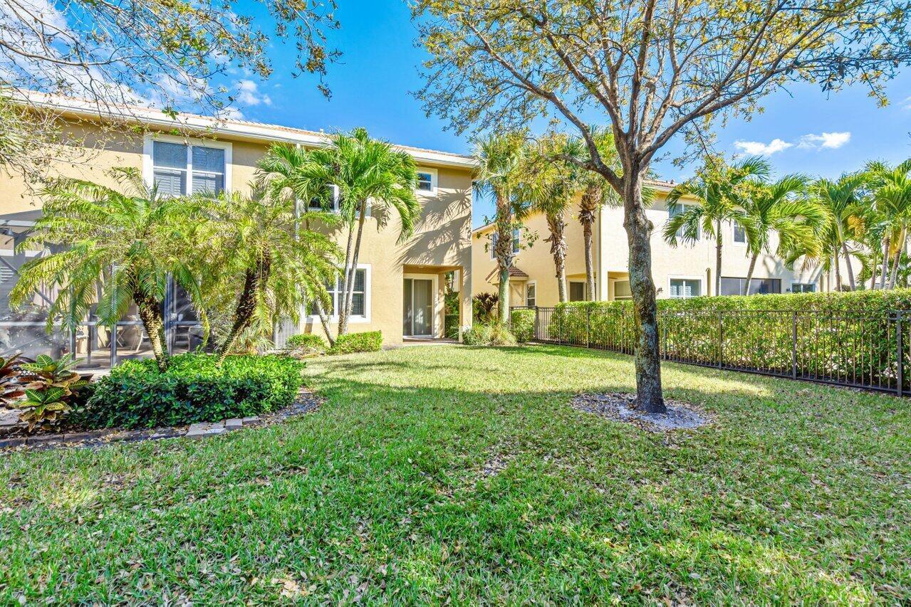 5009 Dulce, Palm Beach Gardens FL 33418