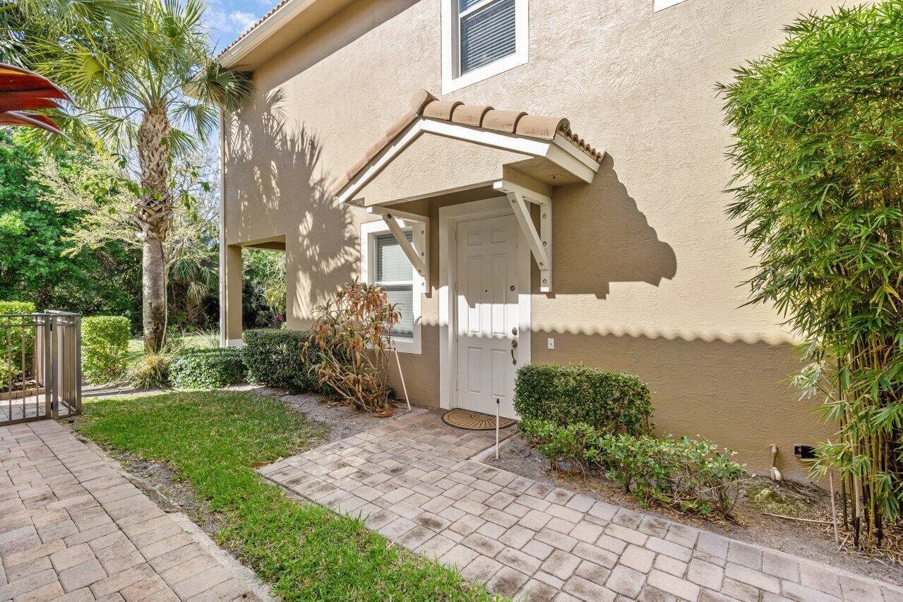 5009 Dulce, Palm Beach Gardens FL 33418