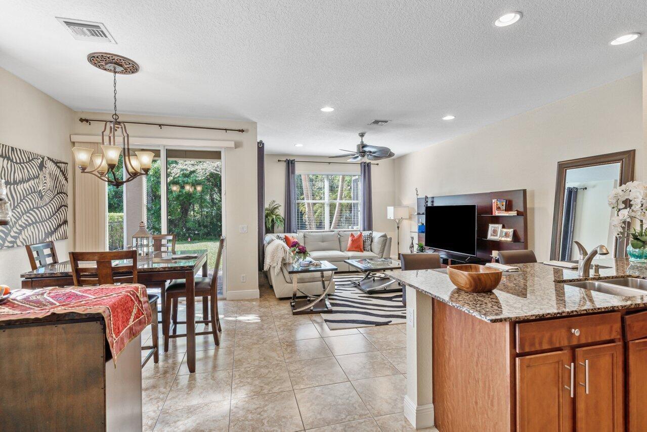 5009 Dulce, Palm Beach Gardens FL 33418