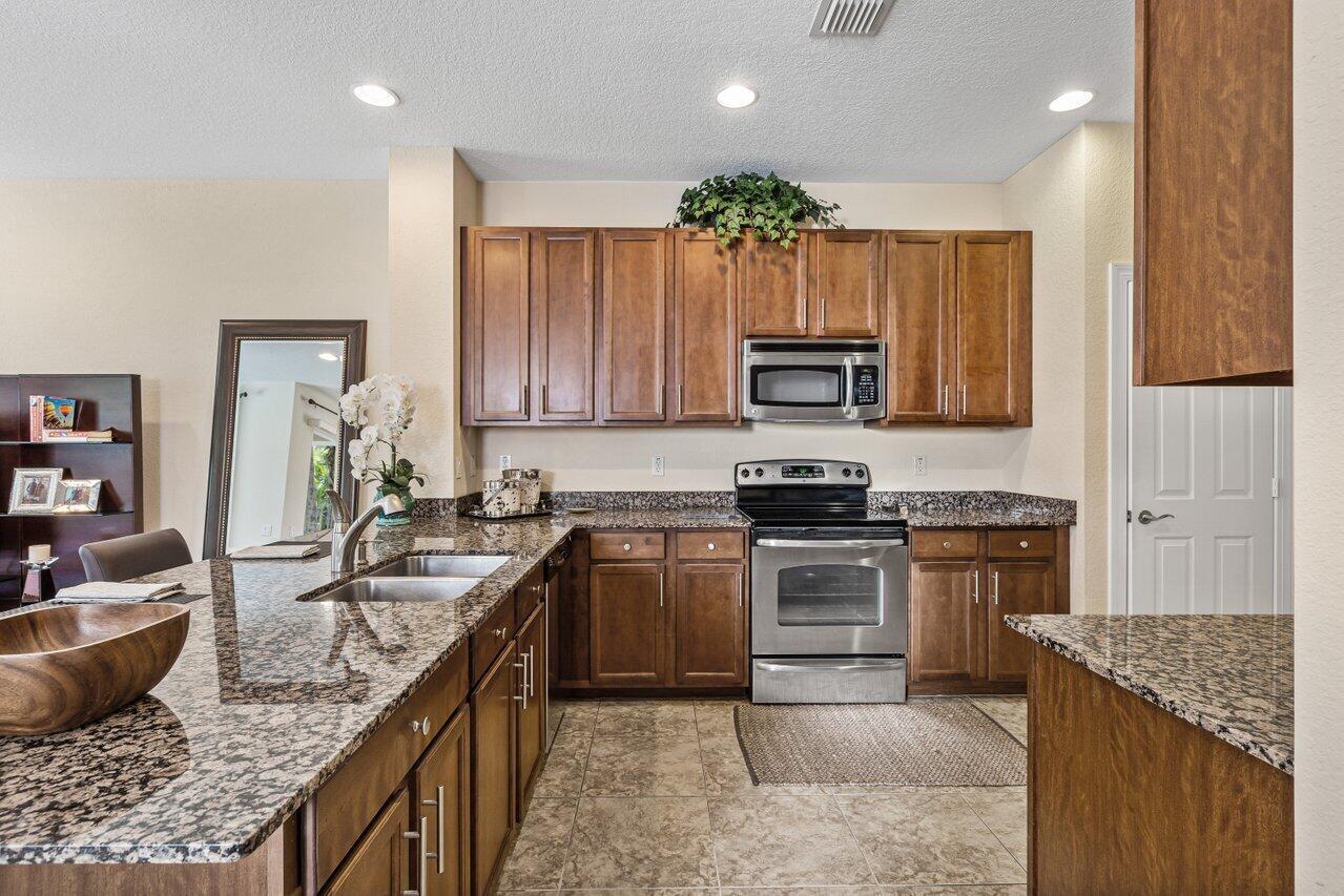 5009 Dulce, Palm Beach Gardens FL 33418