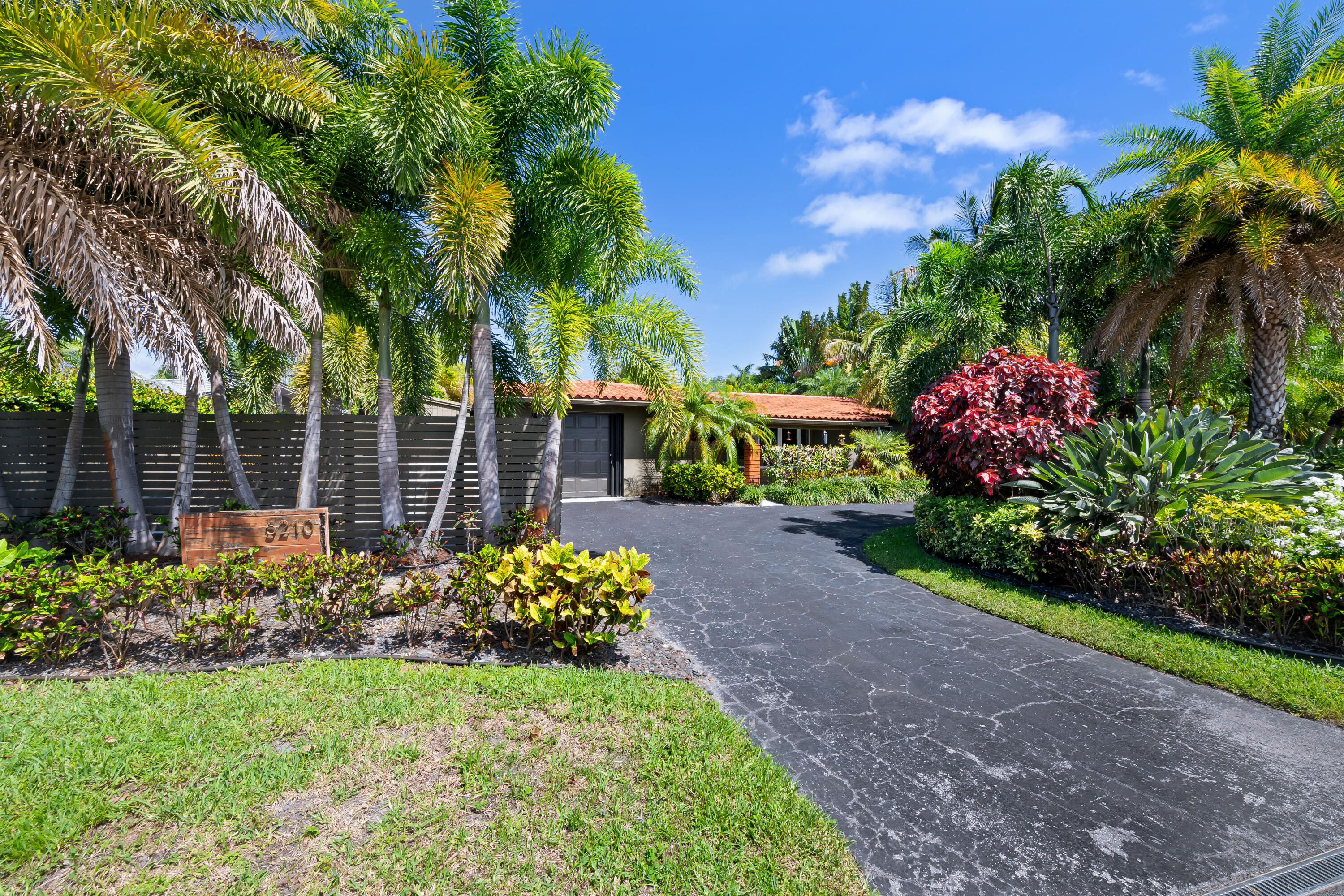 5210 NE 17th, Fort Lauderdale FL 33334