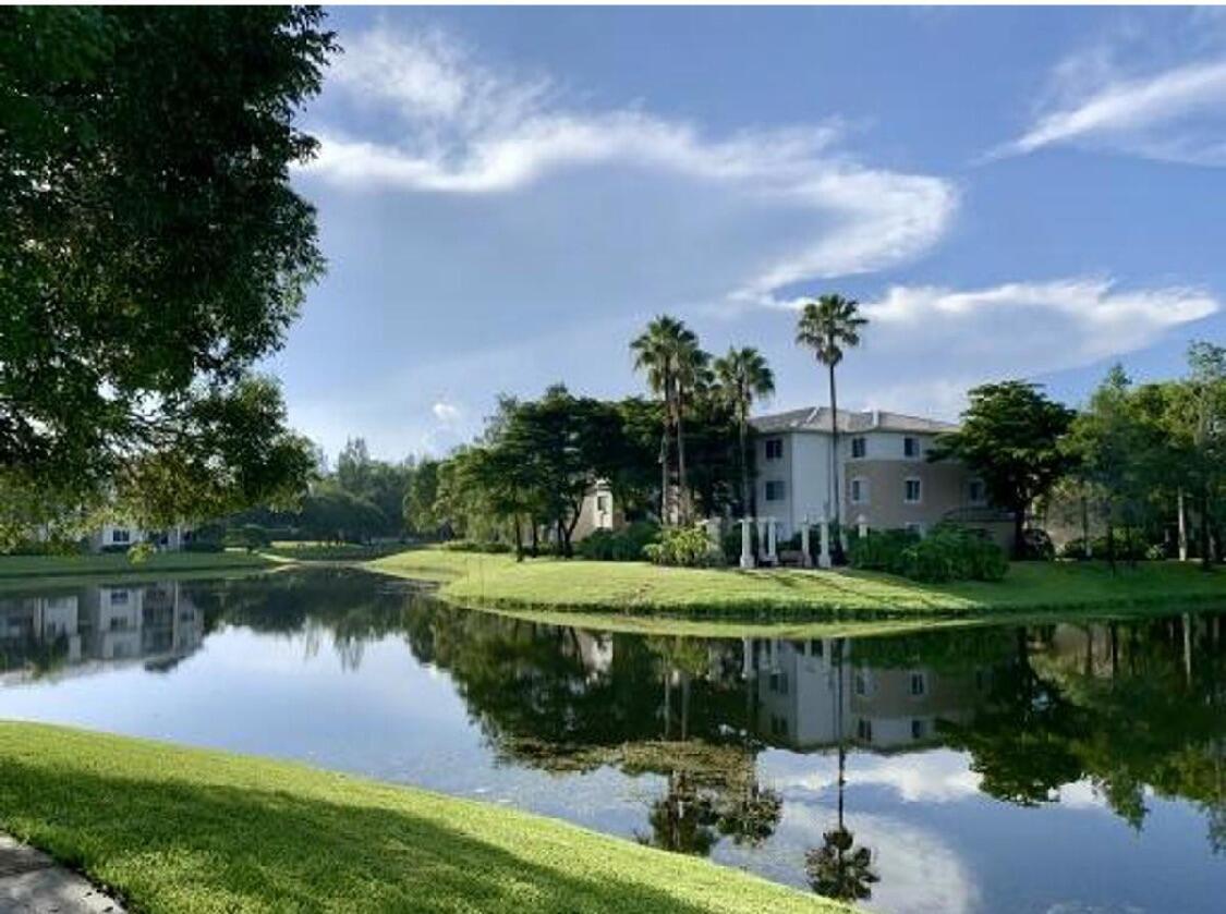 400 N Crestwood Ct #417, Royal Palm Beach FL 33411
