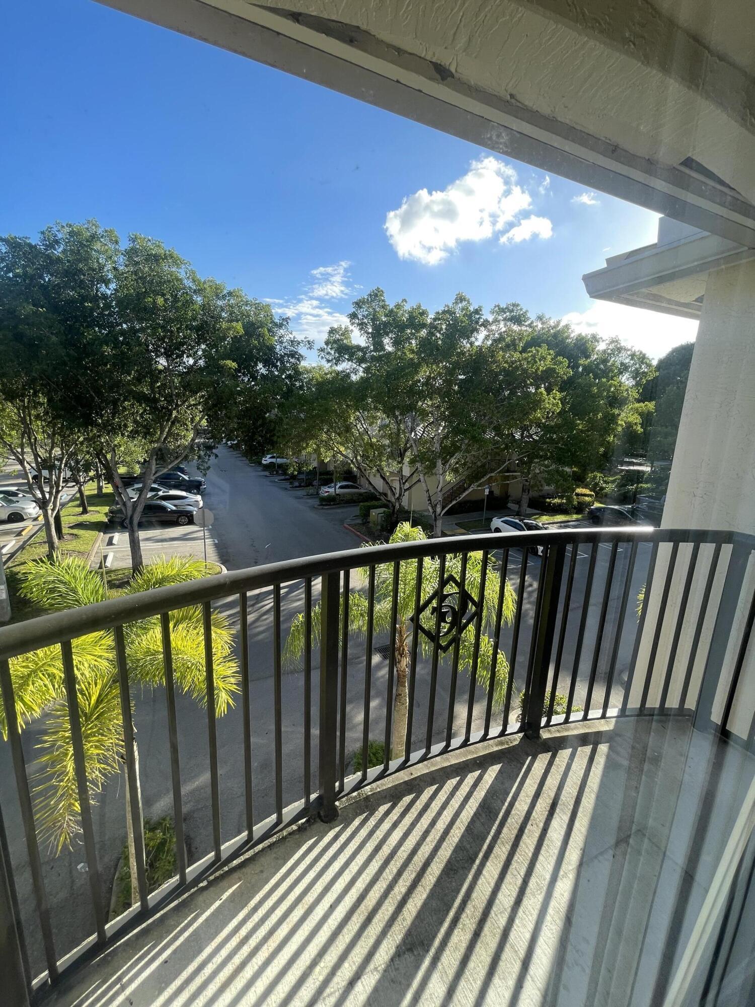 400 N Crestwood Ct #417, Royal Palm Beach FL 33411