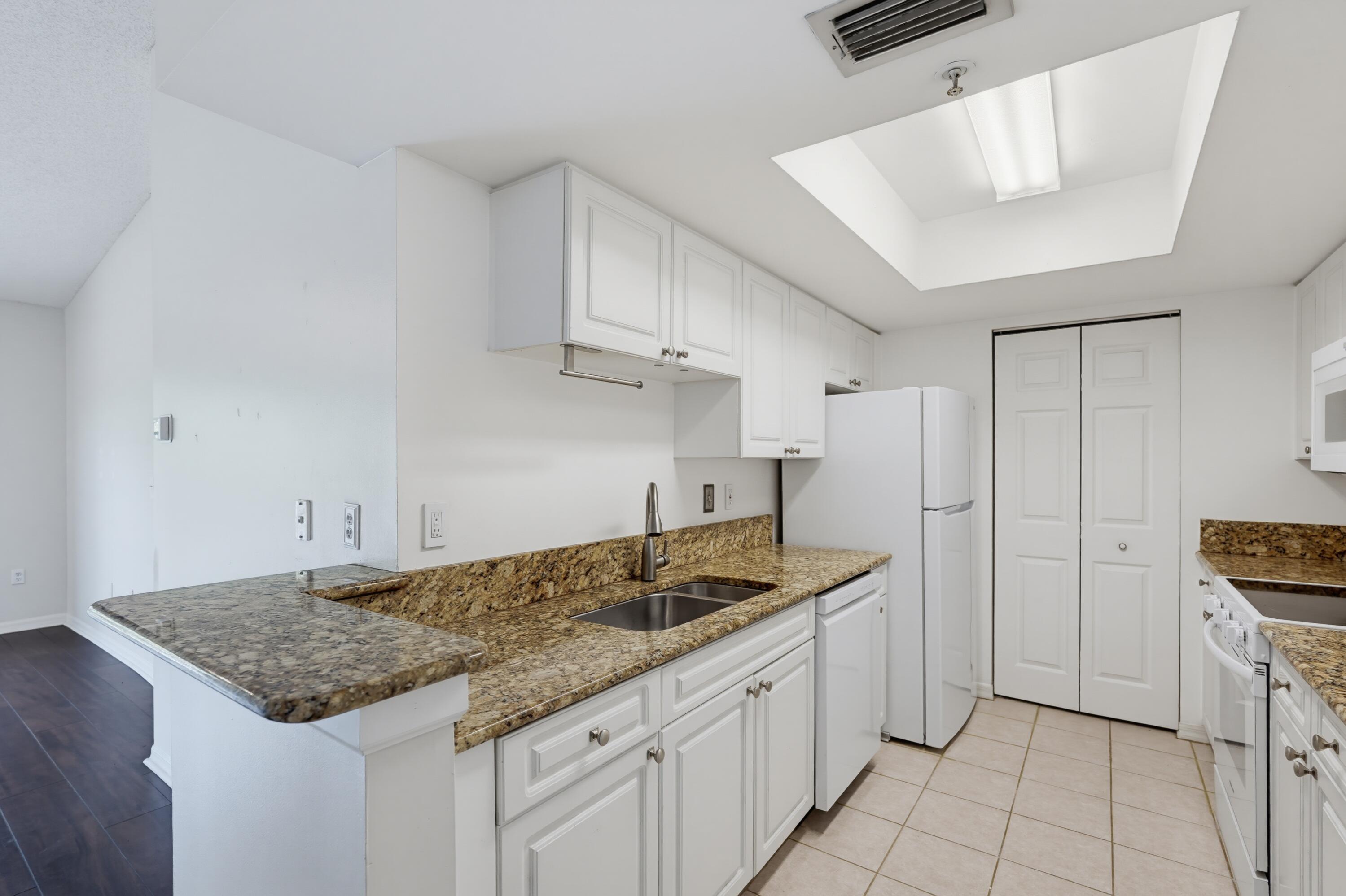 400 N Crestwood Ct #417, Royal Palm Beach FL 33411