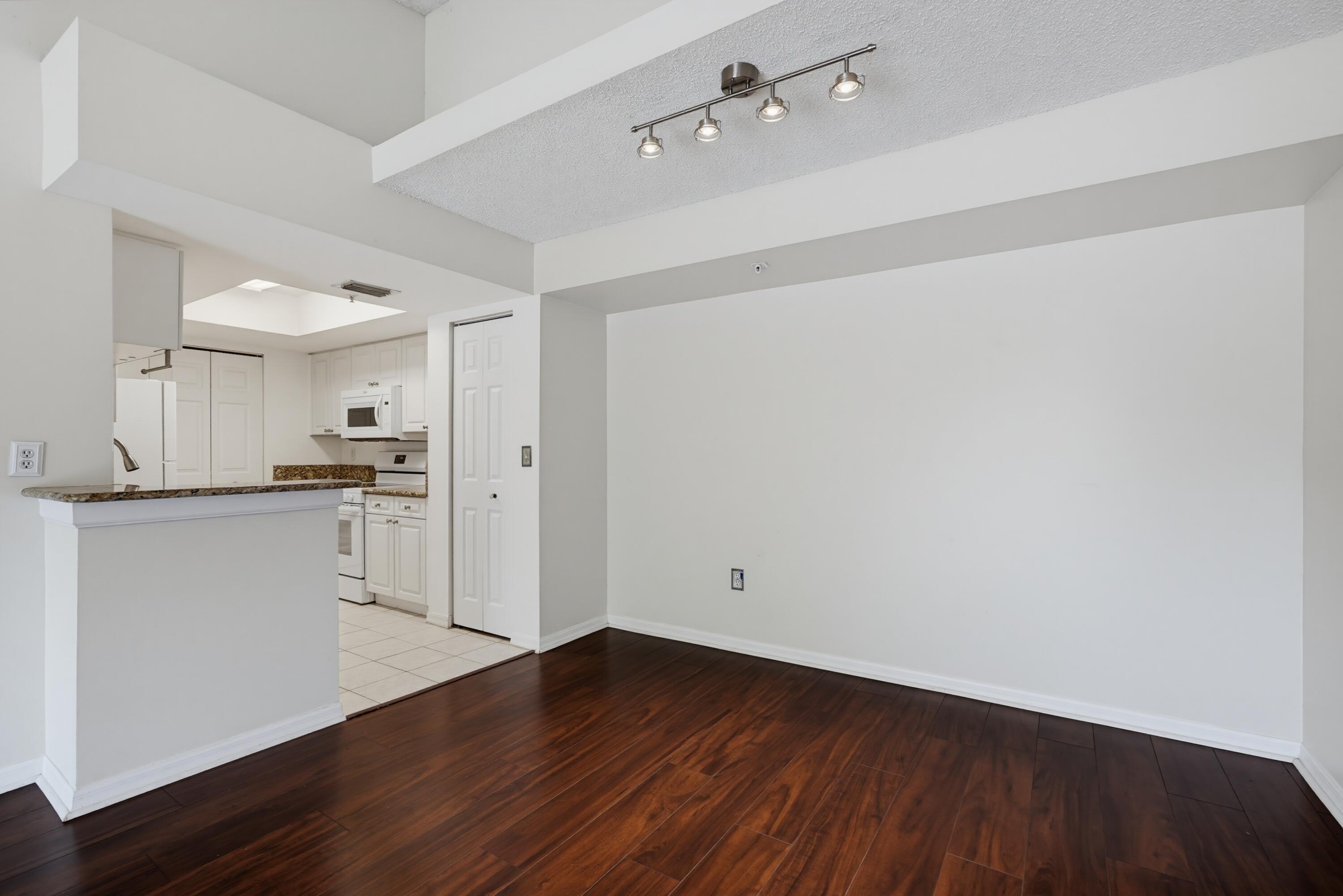 400 N Crestwood Ct #417, Royal Palm Beach FL 33411