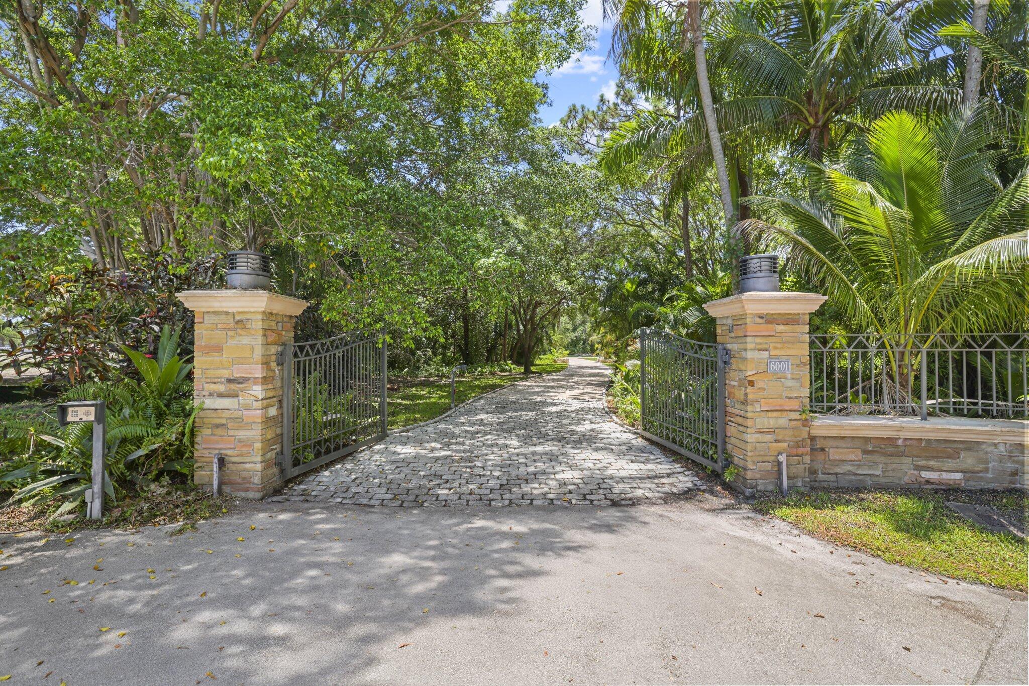 6001 Le Lac, Boca Raton FL 33496
