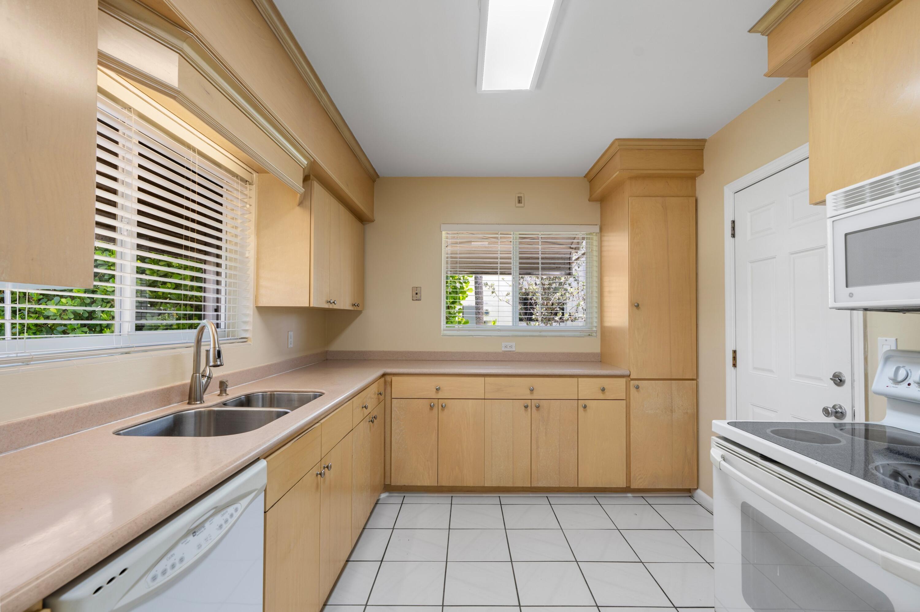 360 Palmetto, West Palm Beach FL 33405