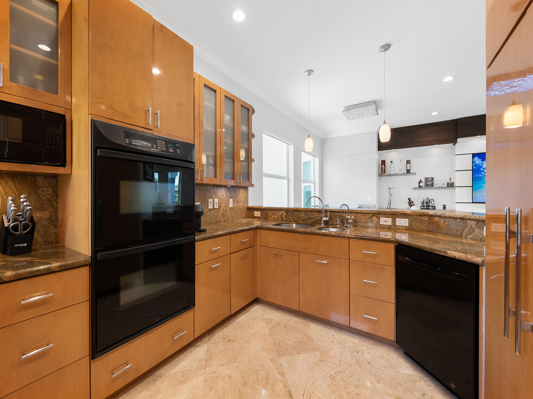 208 SE 10th, Fort Lauderdale FL 33301
