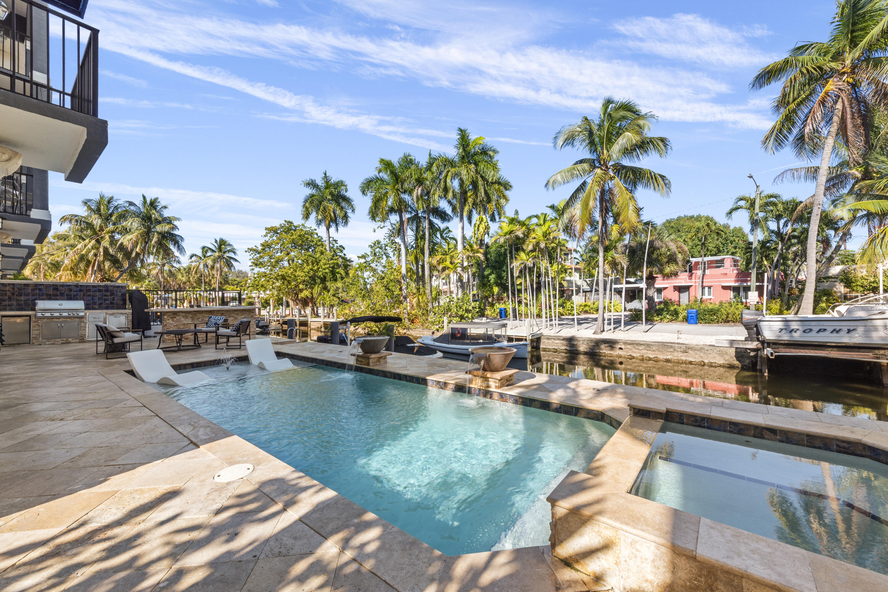 208 SE 10th, Fort Lauderdale FL 33301