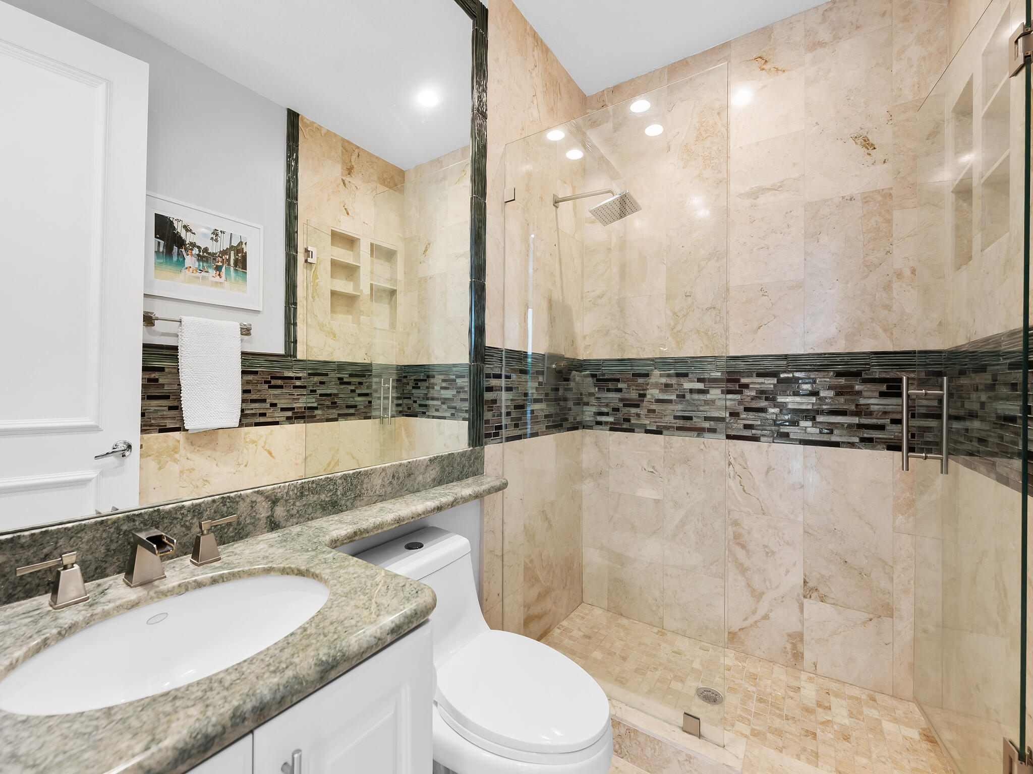 208 SE 10th, Fort Lauderdale FL 33301