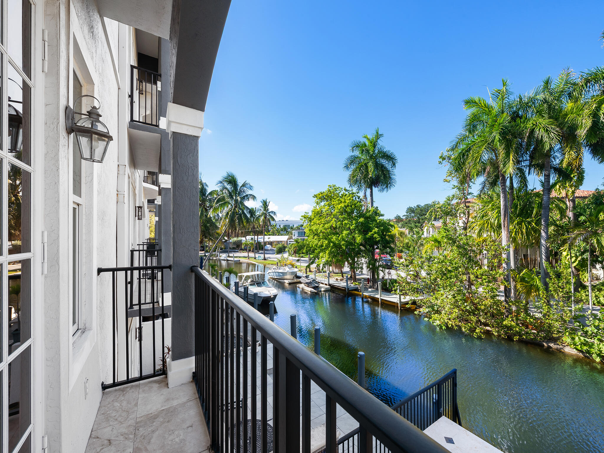208 SE 10th, Fort Lauderdale FL 33301