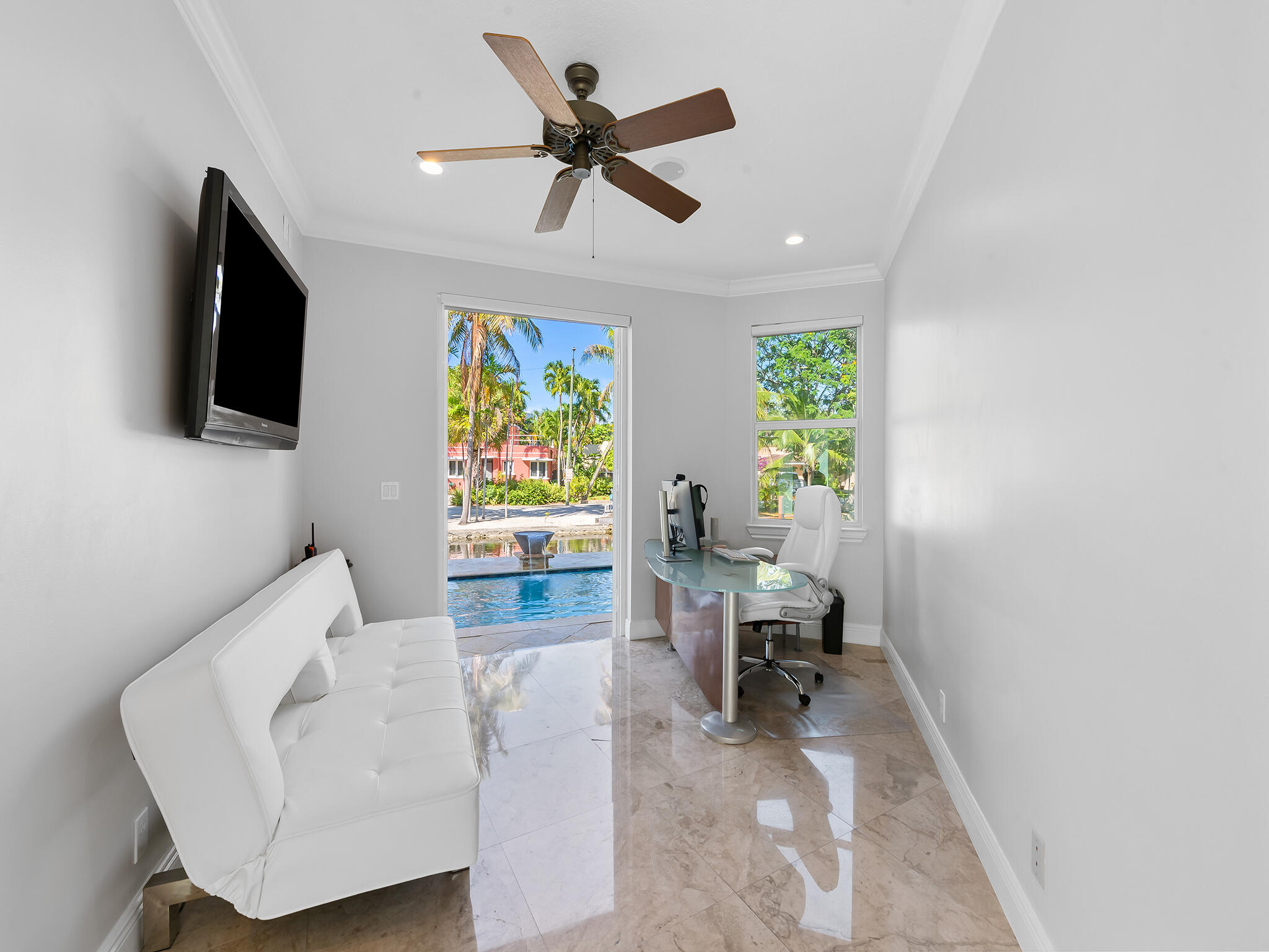 208 SE 10th, Fort Lauderdale FL 33301