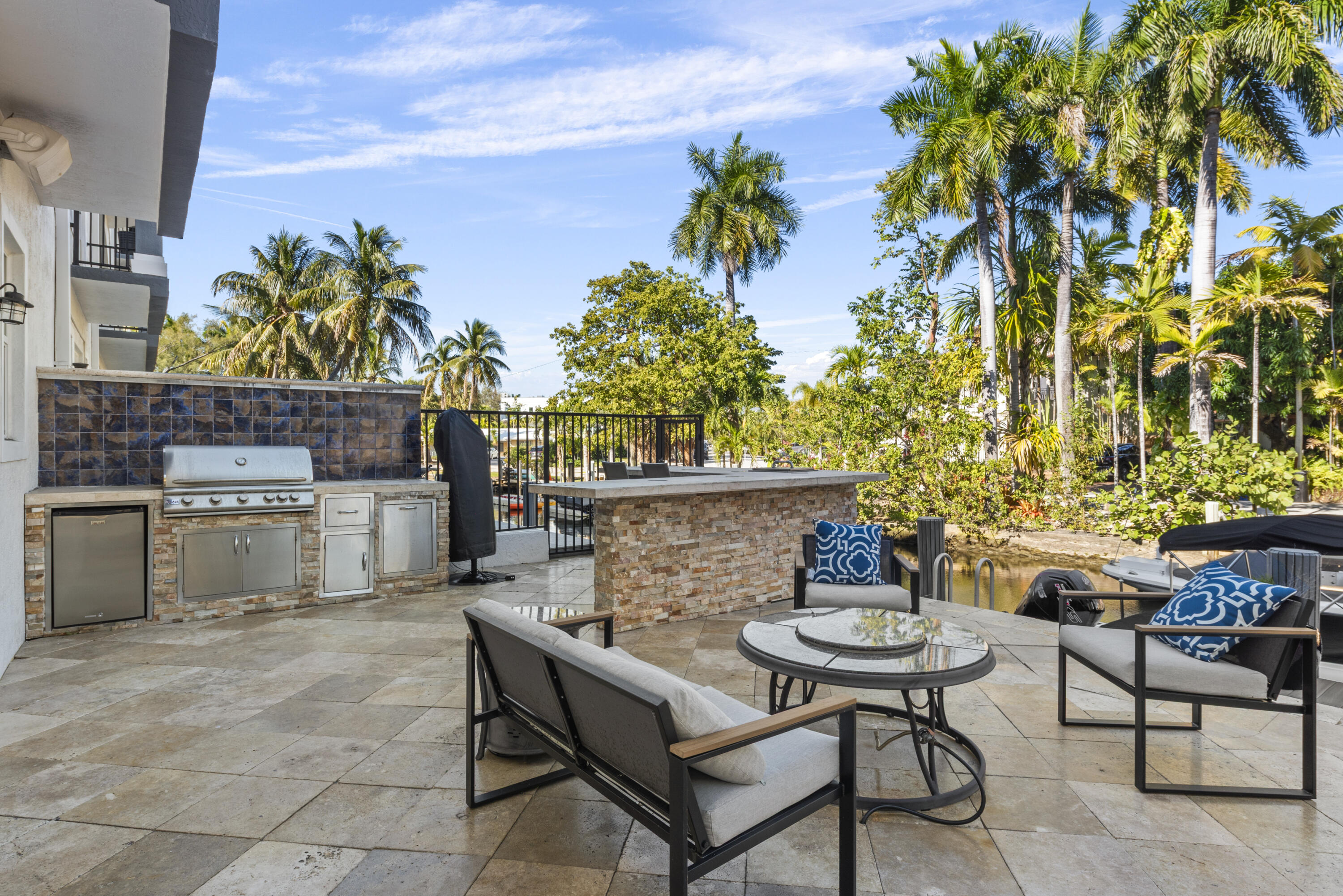 208 SE 10th, Fort Lauderdale FL 33301