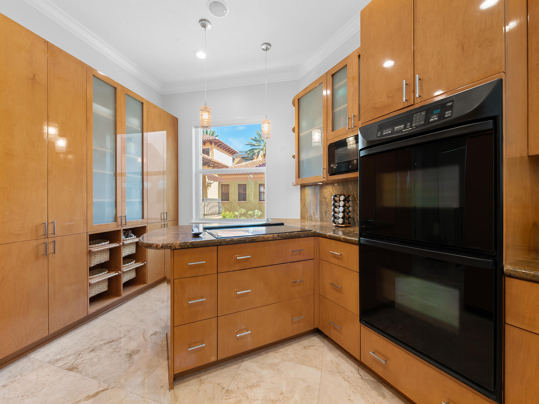 208 SE 10th, Fort Lauderdale FL 33301