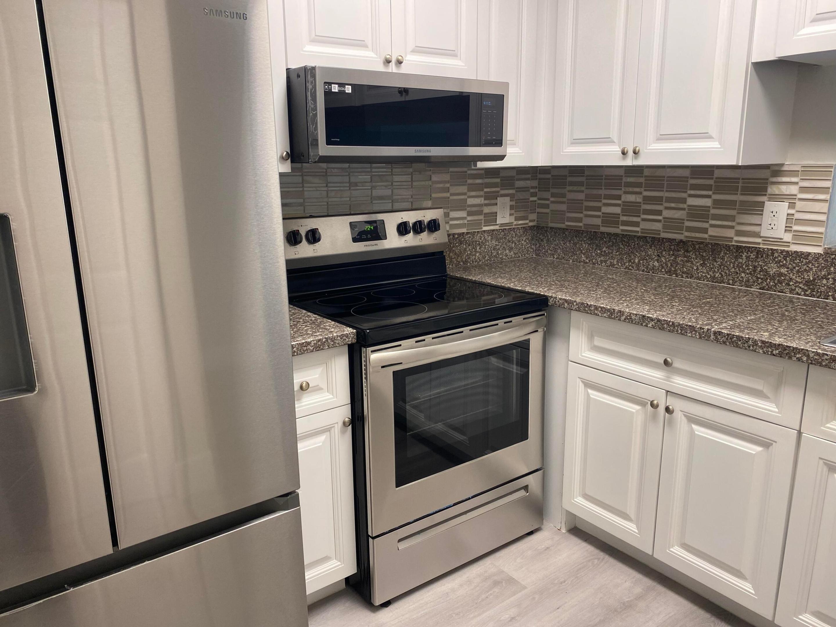 11432 NW 43rd #Top Right, Coral Springs FL 33065