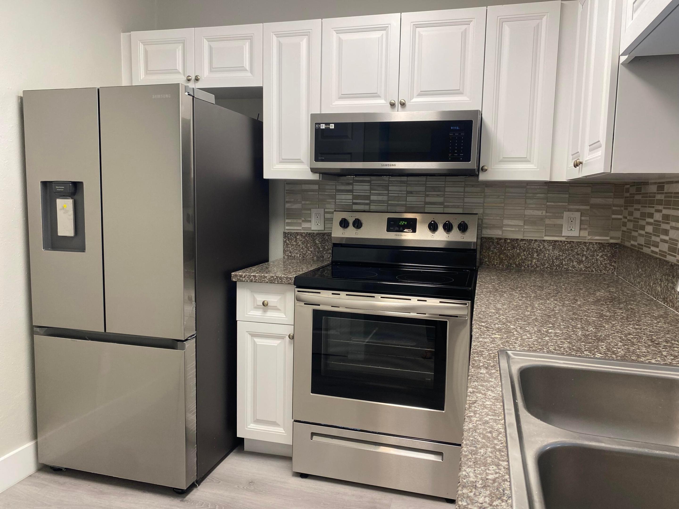 11432 NW 43rd #Top Right, Coral Springs FL 33065