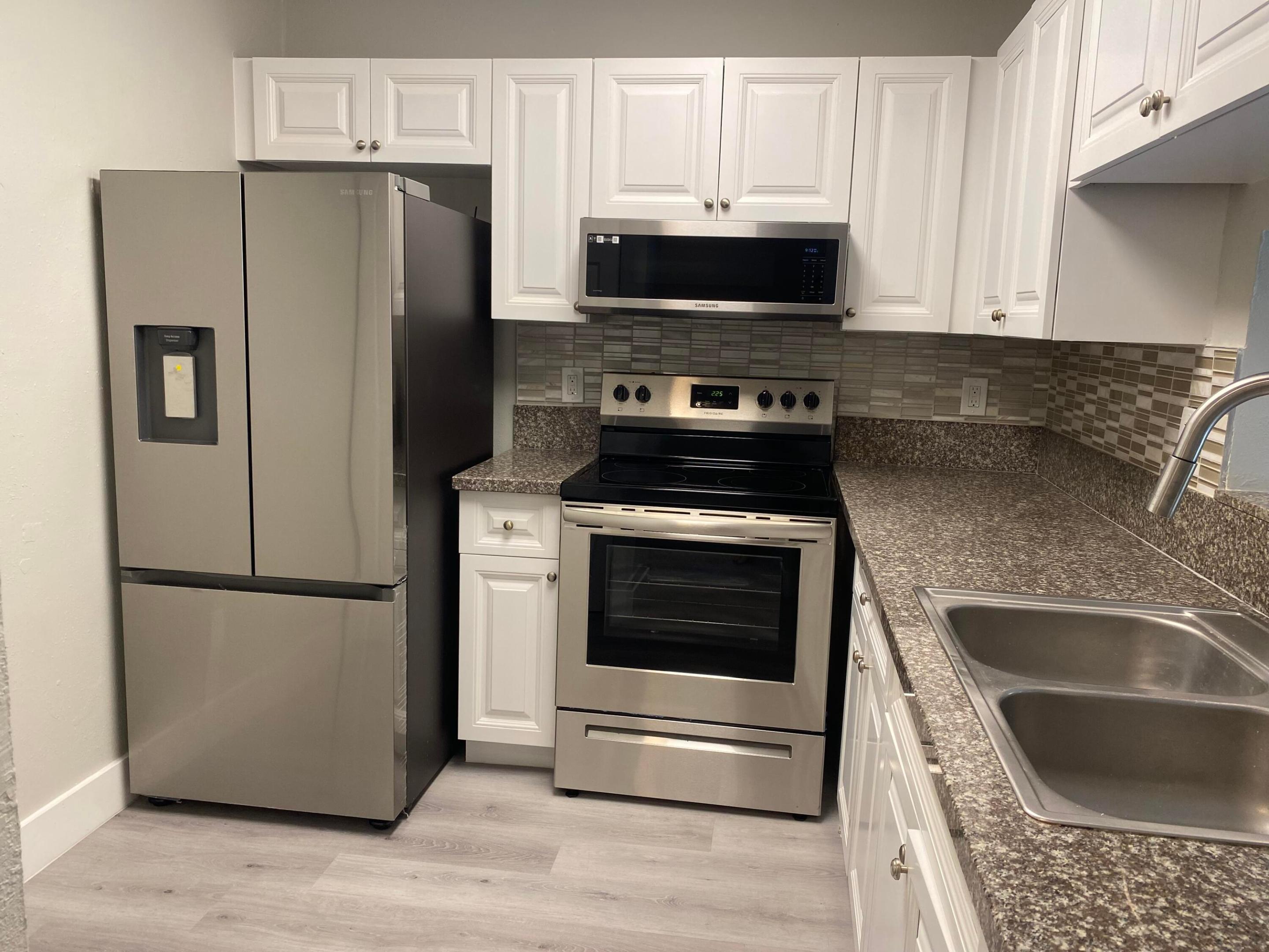 11432 NW 43rd #Top Right, Coral Springs FL 33065