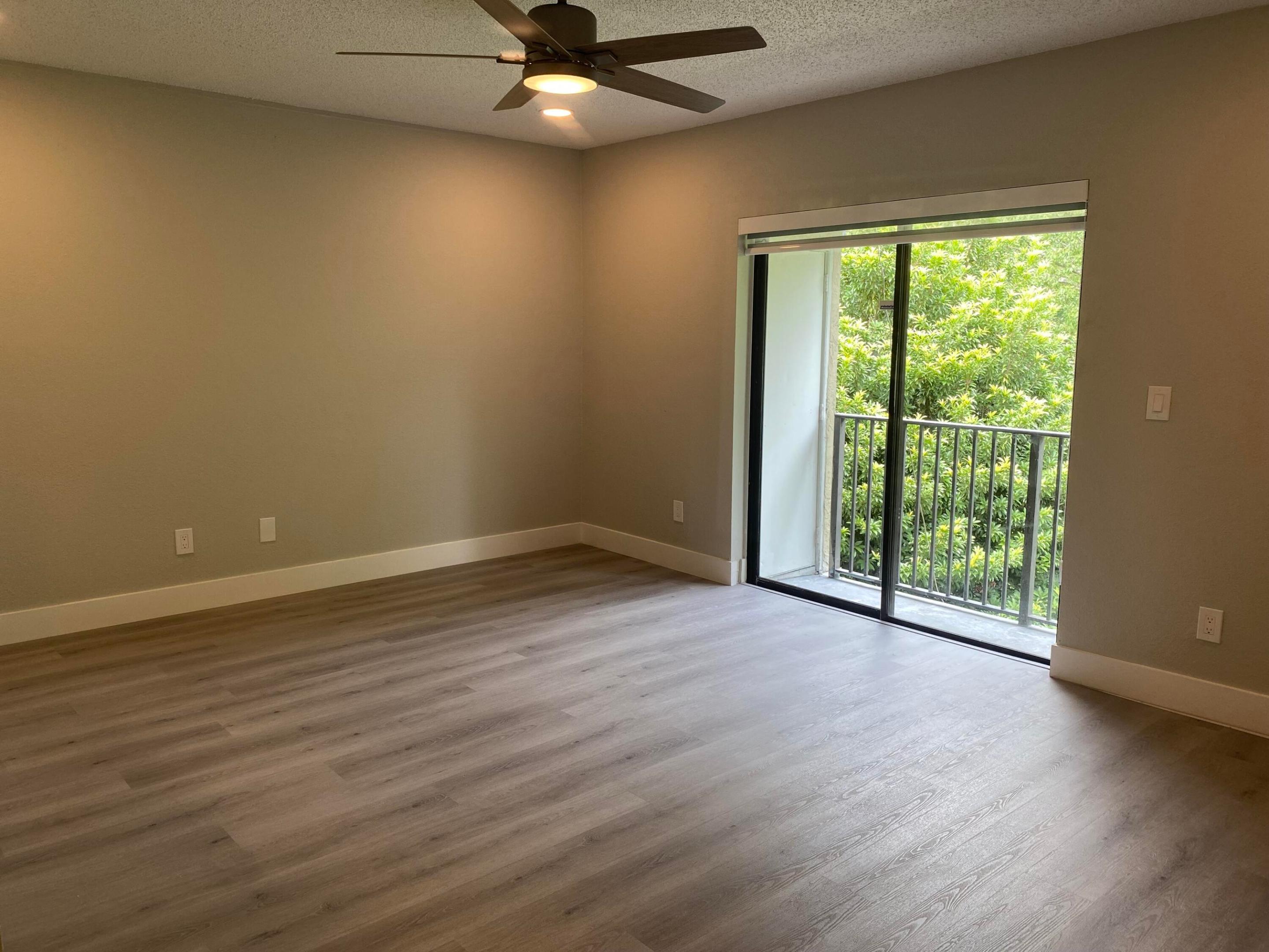 11432 NW 43rd #Top Right, Coral Springs FL 33065