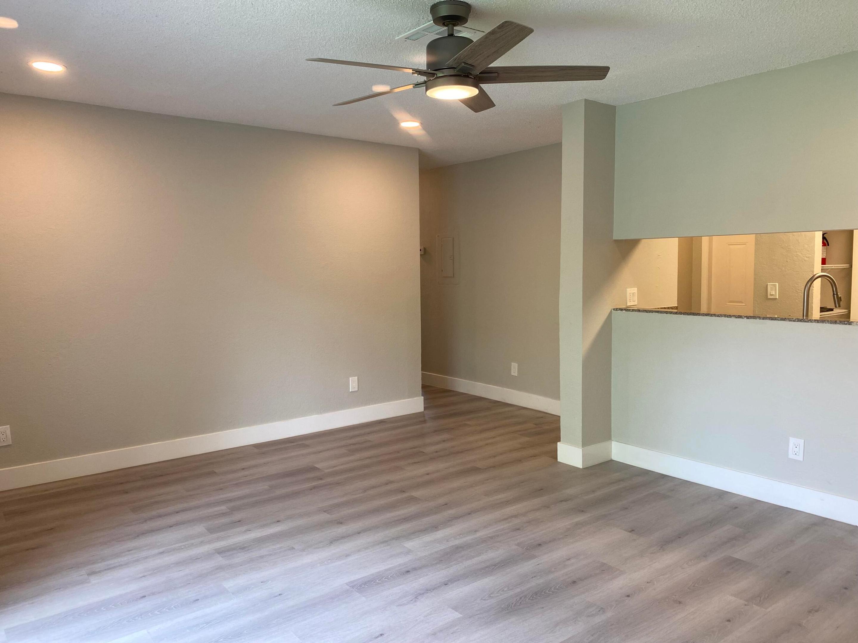 11432 NW 43rd #Top Right, Coral Springs FL 33065