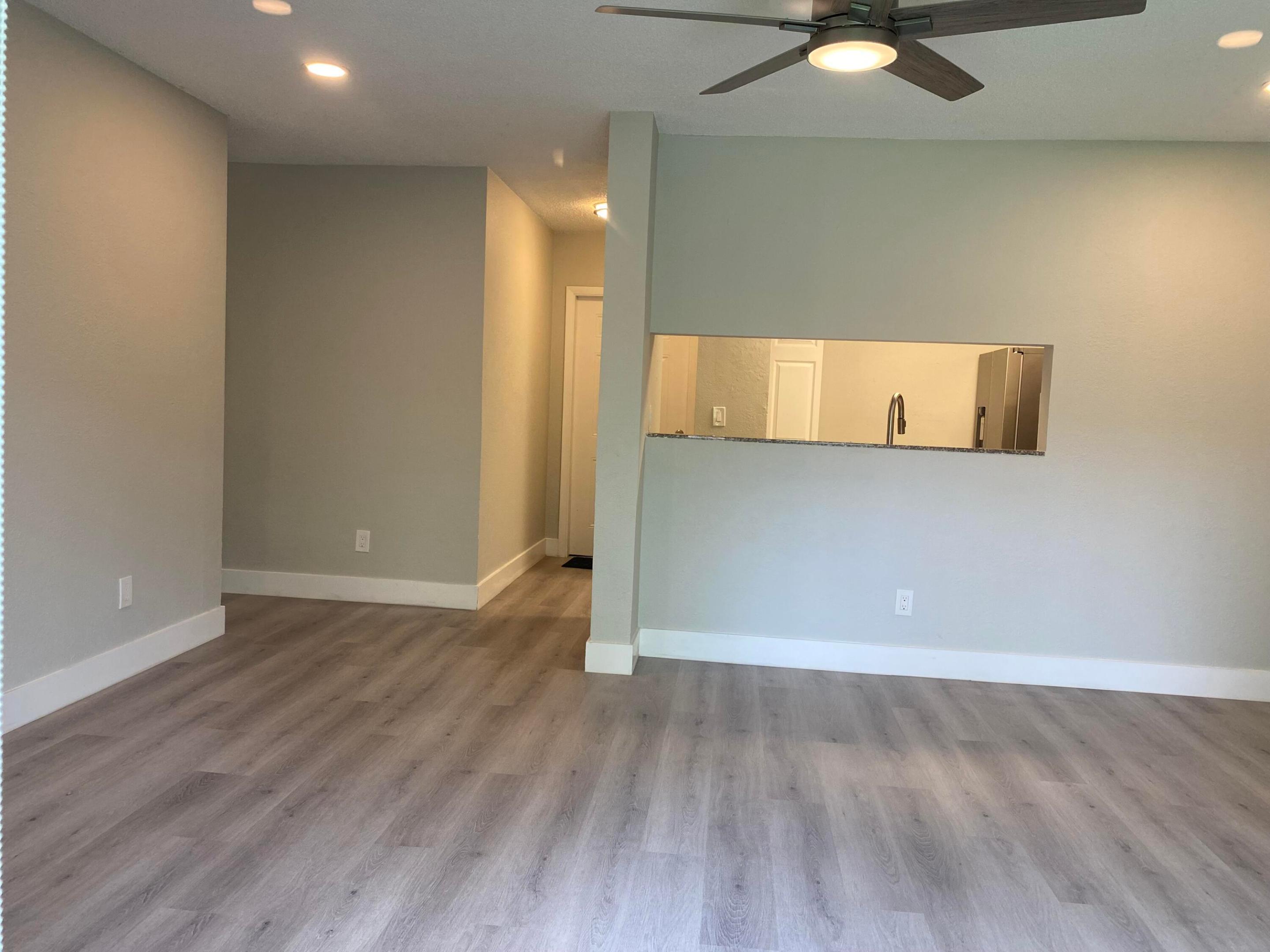 11432 NW 43rd #Top Right, Coral Springs FL 33065