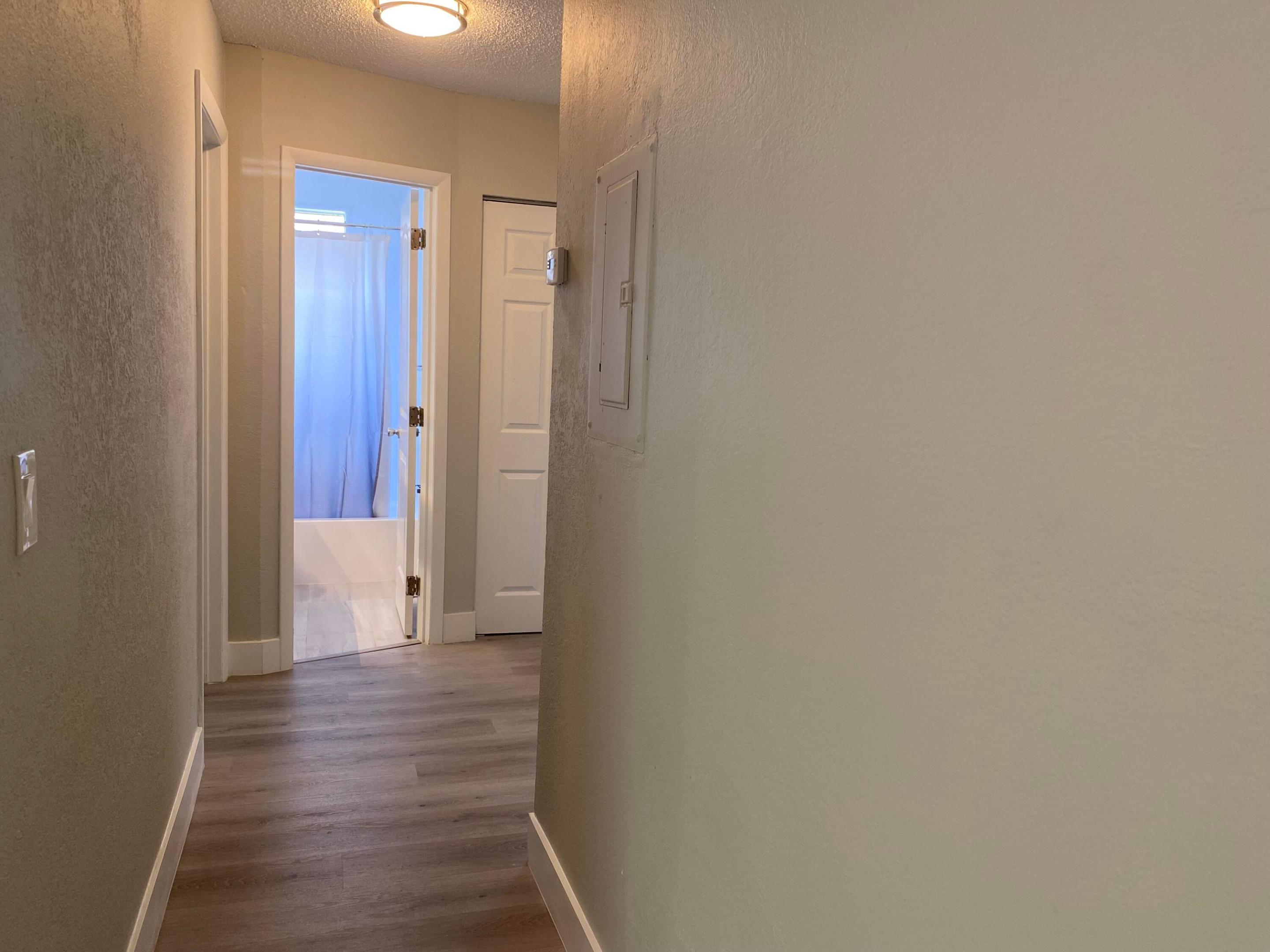 11432 NW 43rd #Top Right, Coral Springs FL 33065