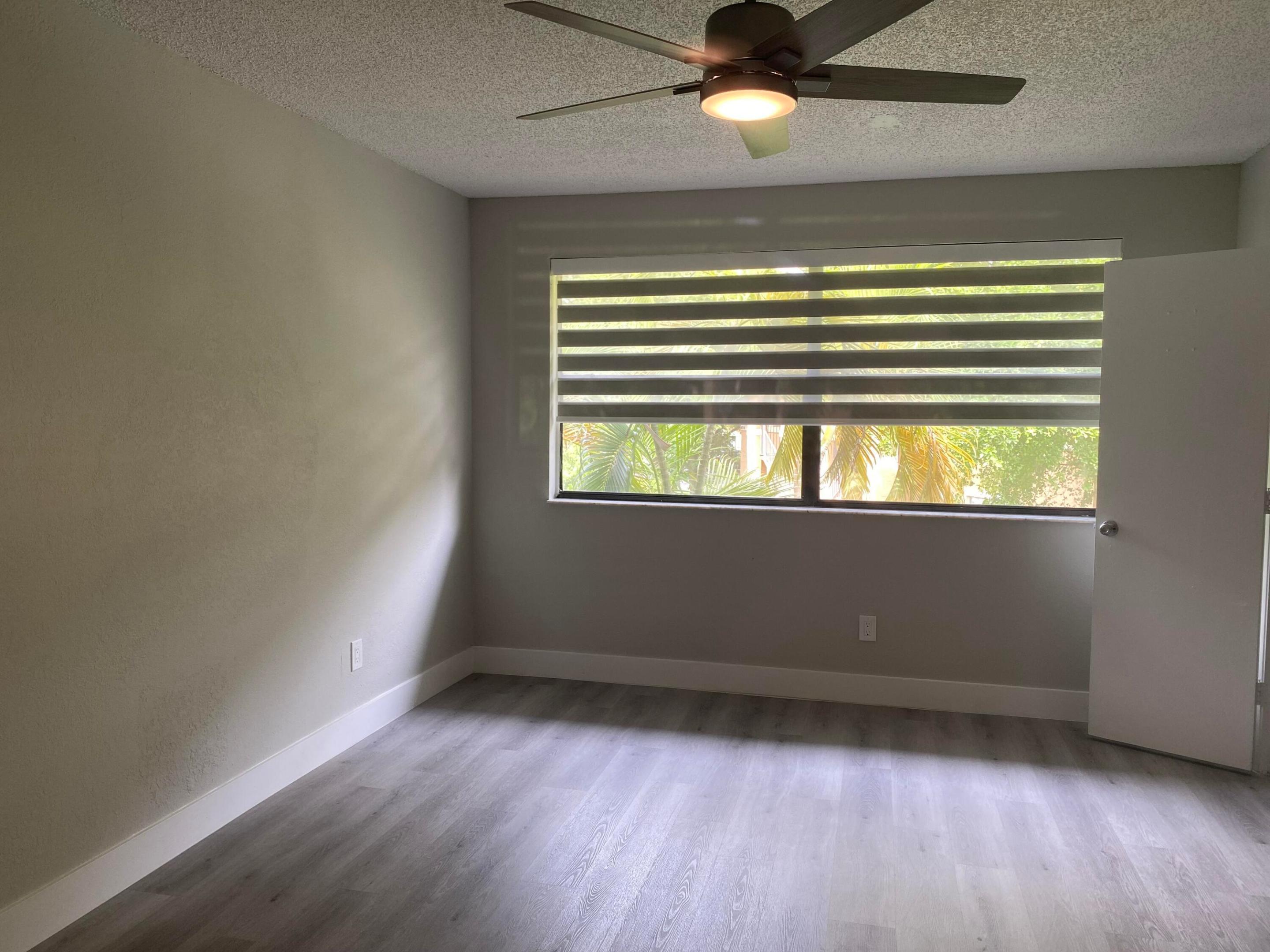 11432 NW 43rd #Top Right, Coral Springs FL 33065