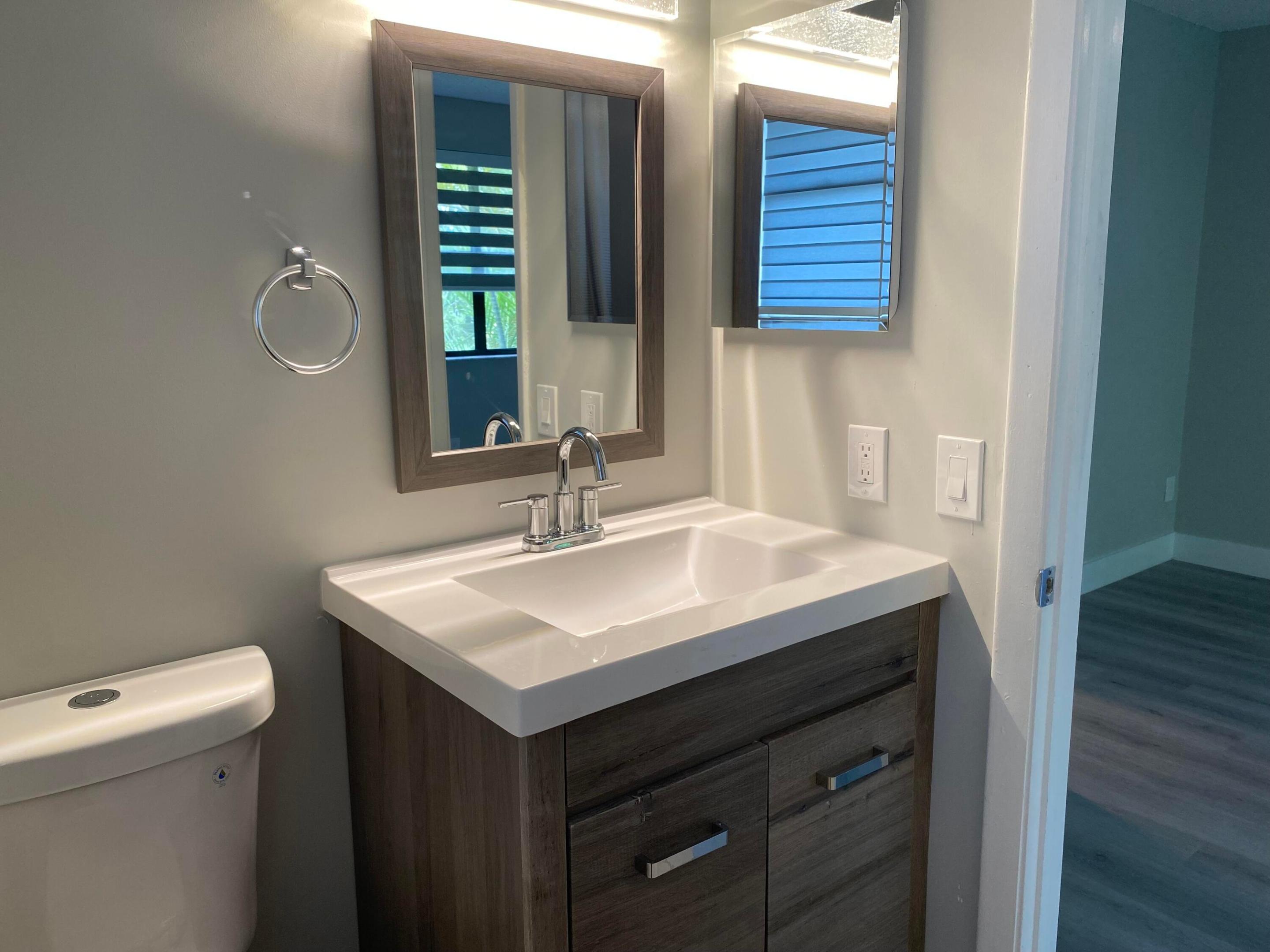 11432 NW 43rd #Top Right, Coral Springs FL 33065
