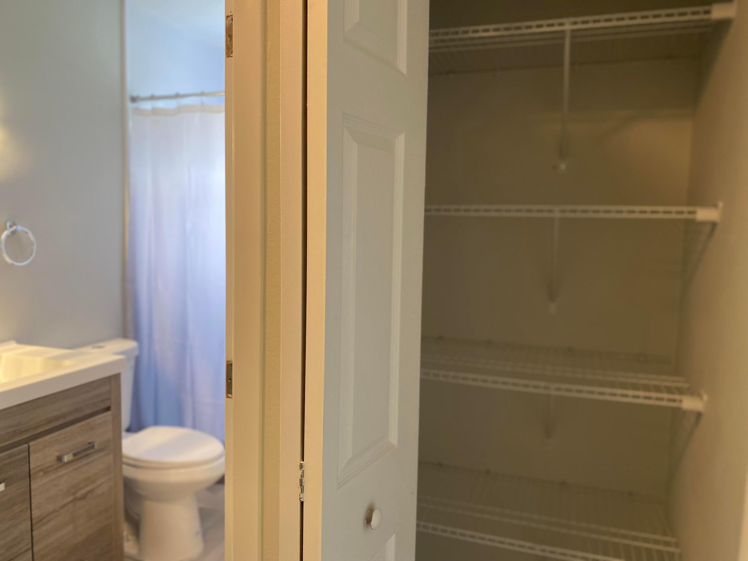 11432 NW 43rd #Top Right, Coral Springs FL 33065