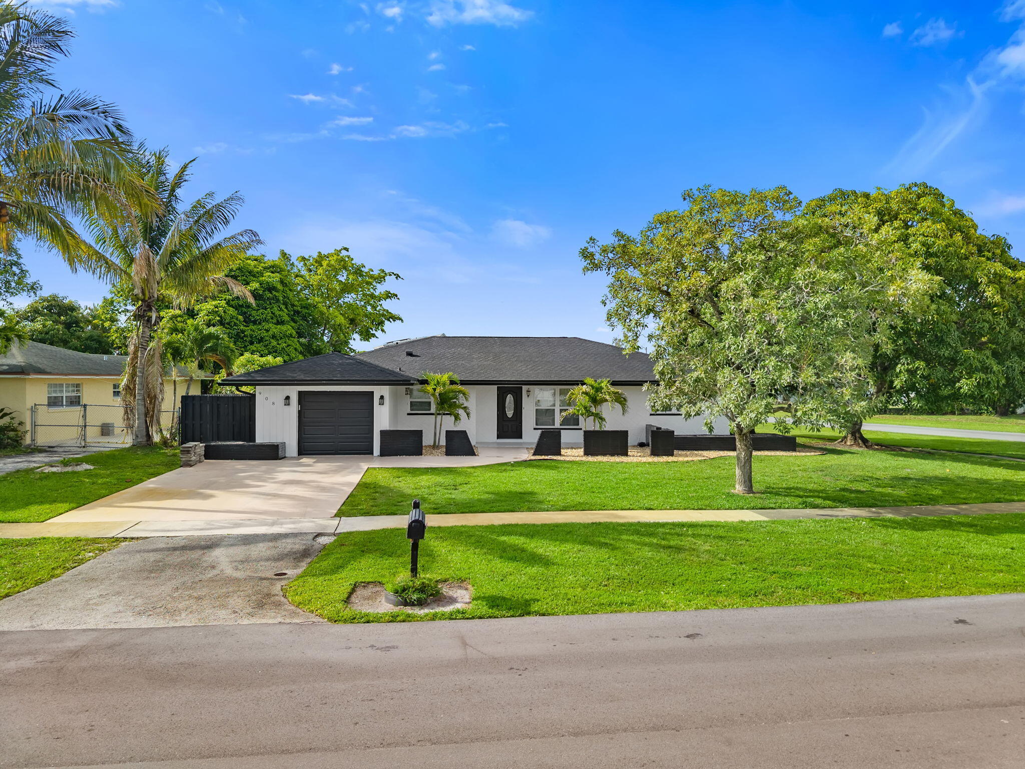 #<MlsListing:0x00007f942ea92ee0>