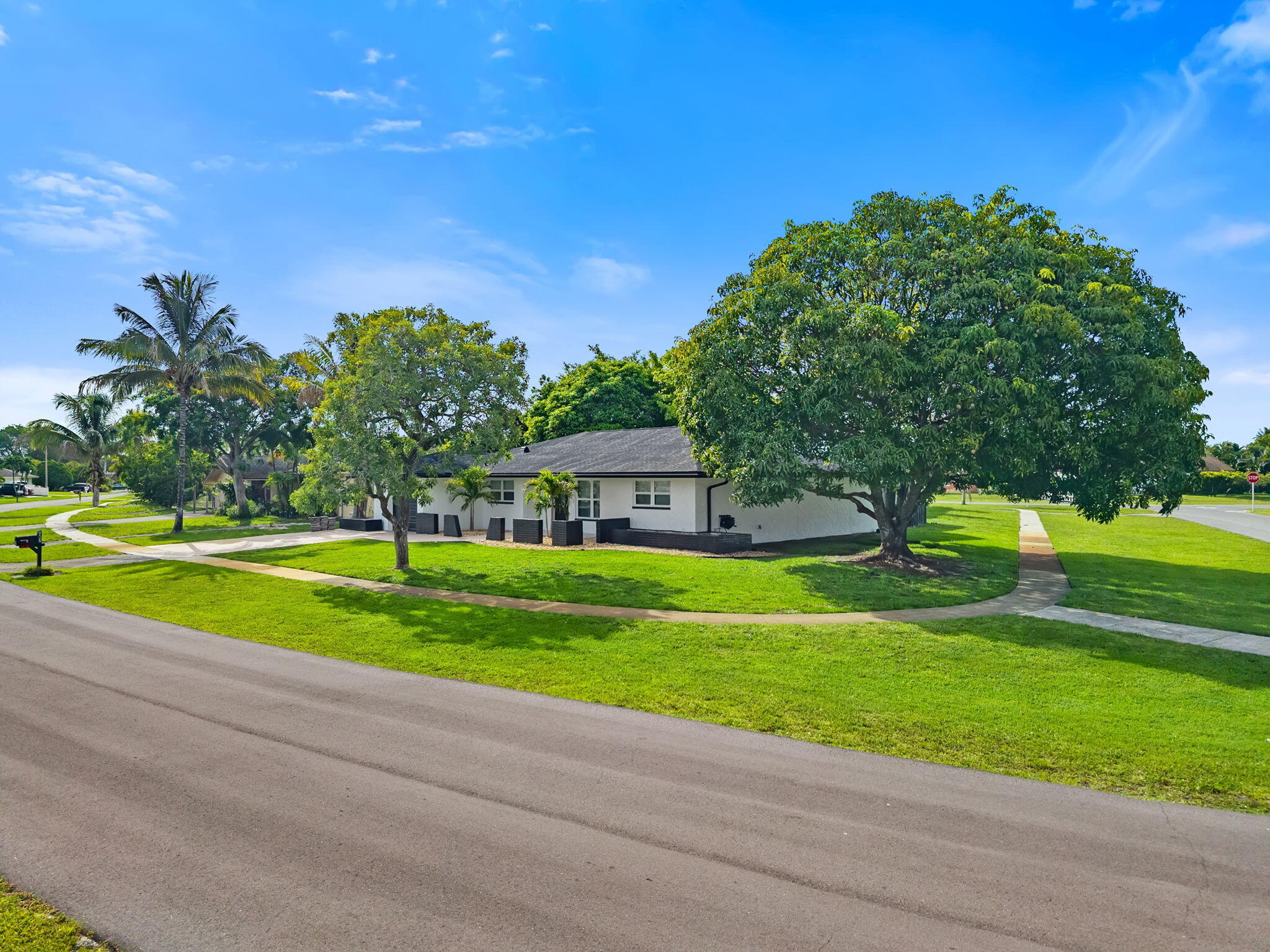 908 Hibiscus, Royal Palm Beach FL 33411