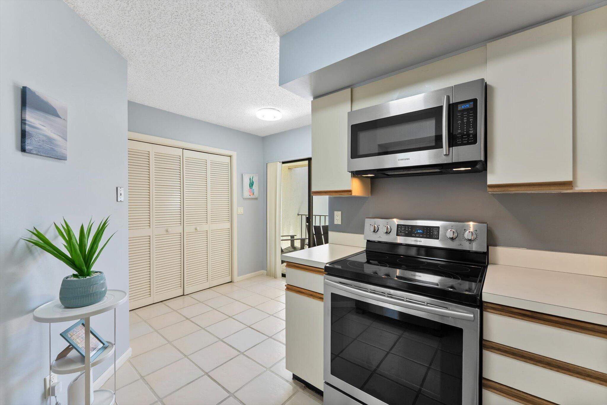 7884 Seville #1302, Boca Raton FL 33433