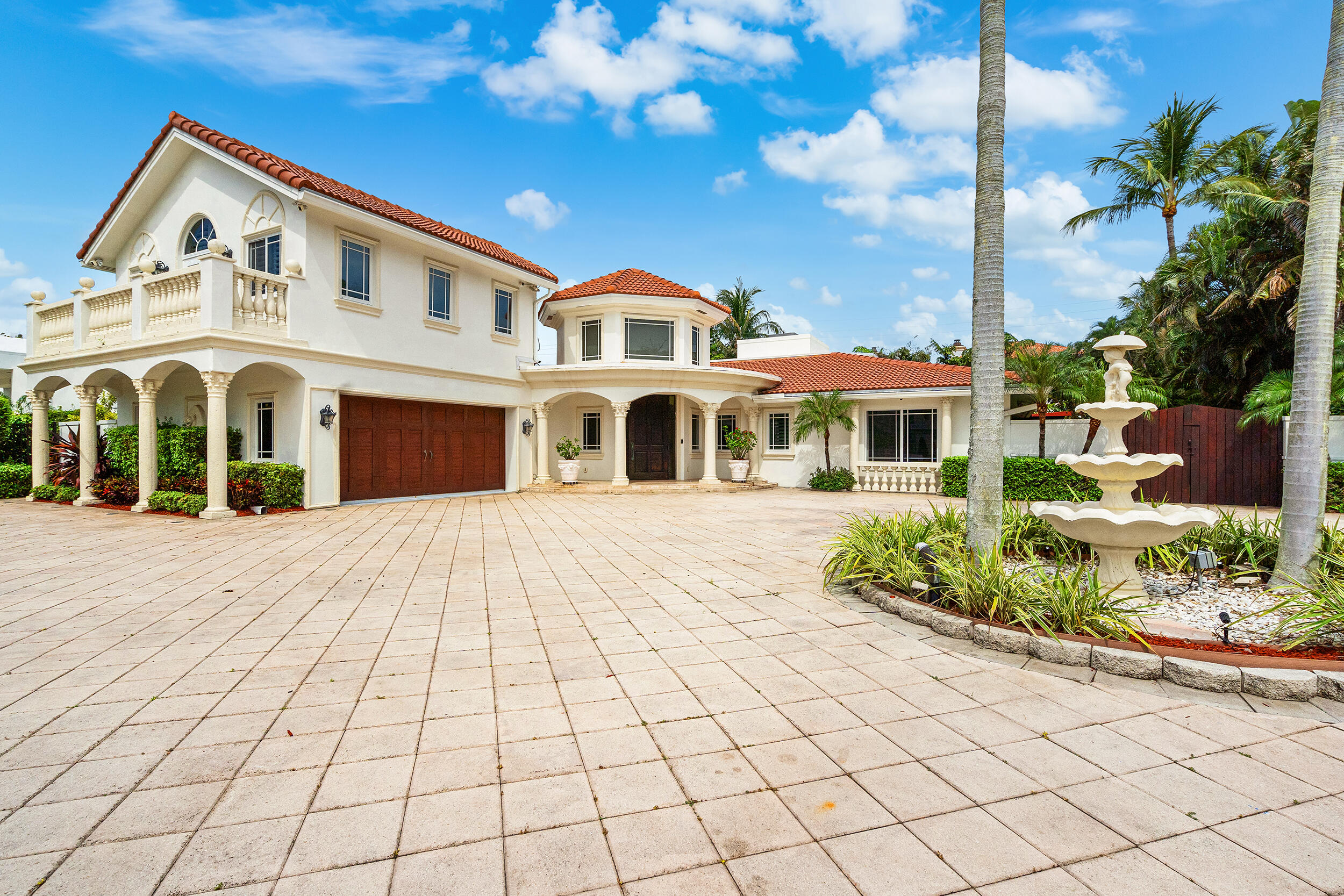 1098 Spanish River, Boca Raton FL 33432