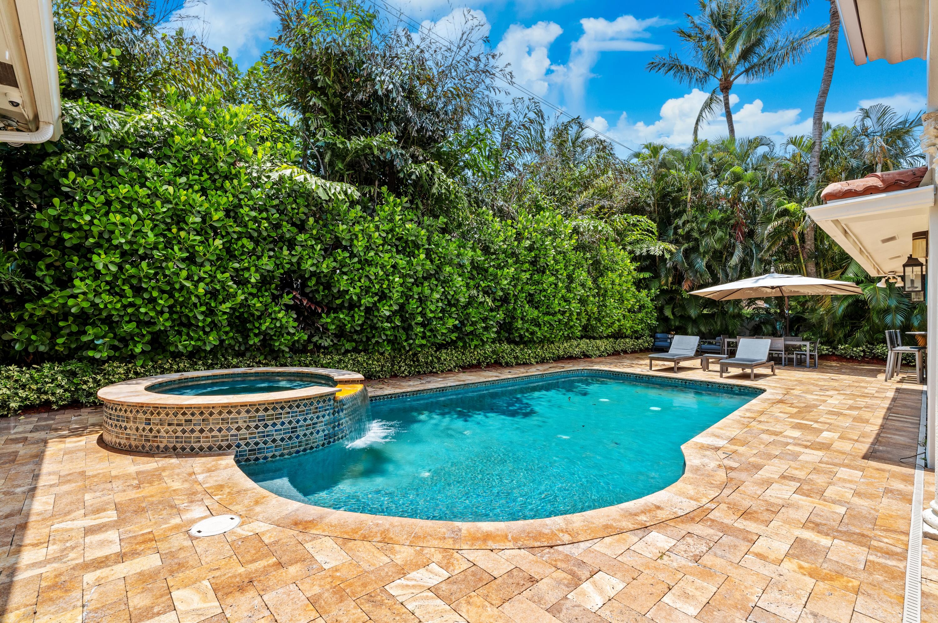 1098 Spanish River, Boca Raton FL 33432