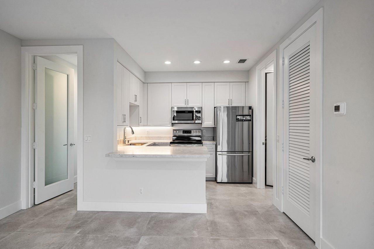 217 Gulfstream, Boynton Beach FL 33435
