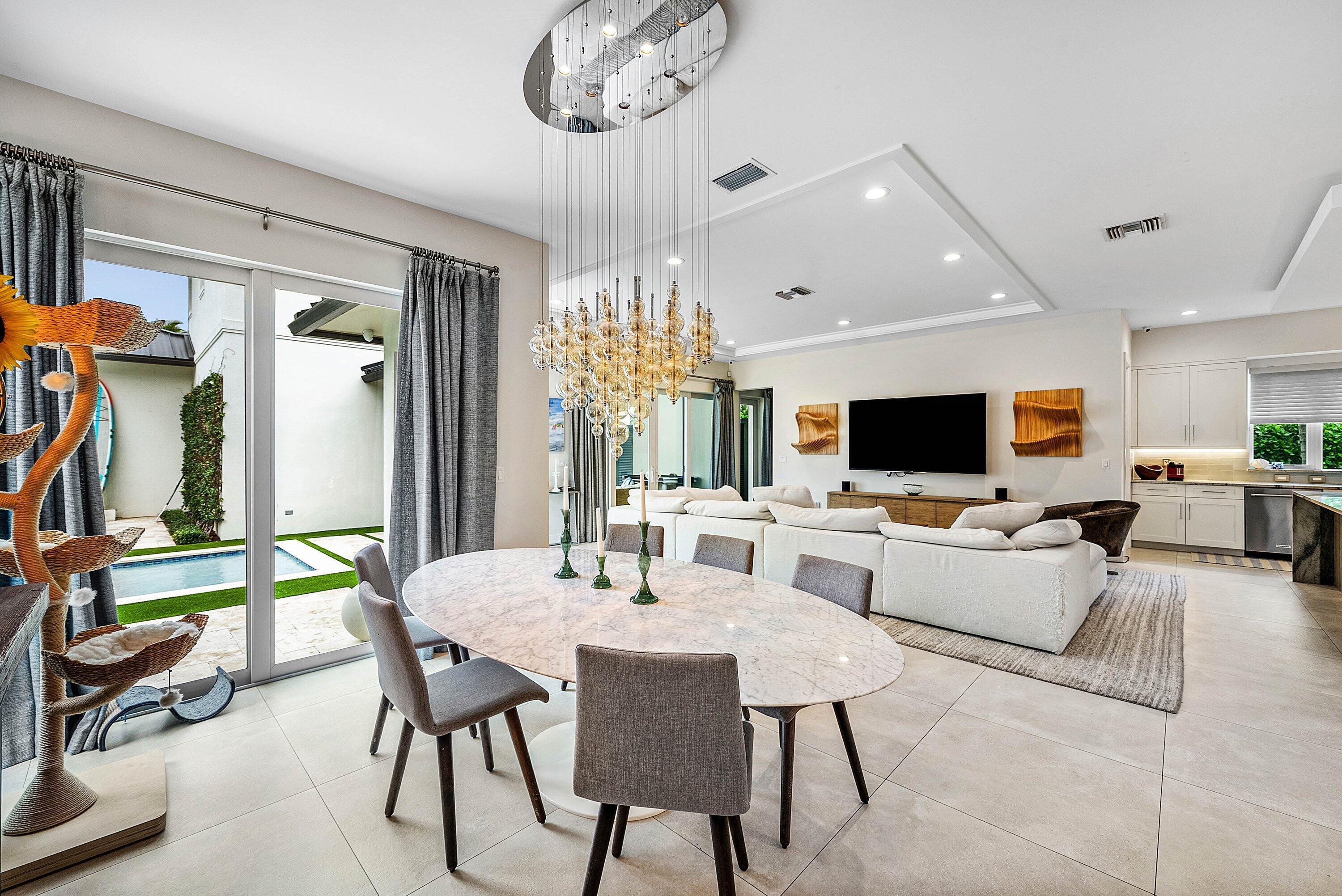 217 Gulfstream, Boynton Beach FL 33435