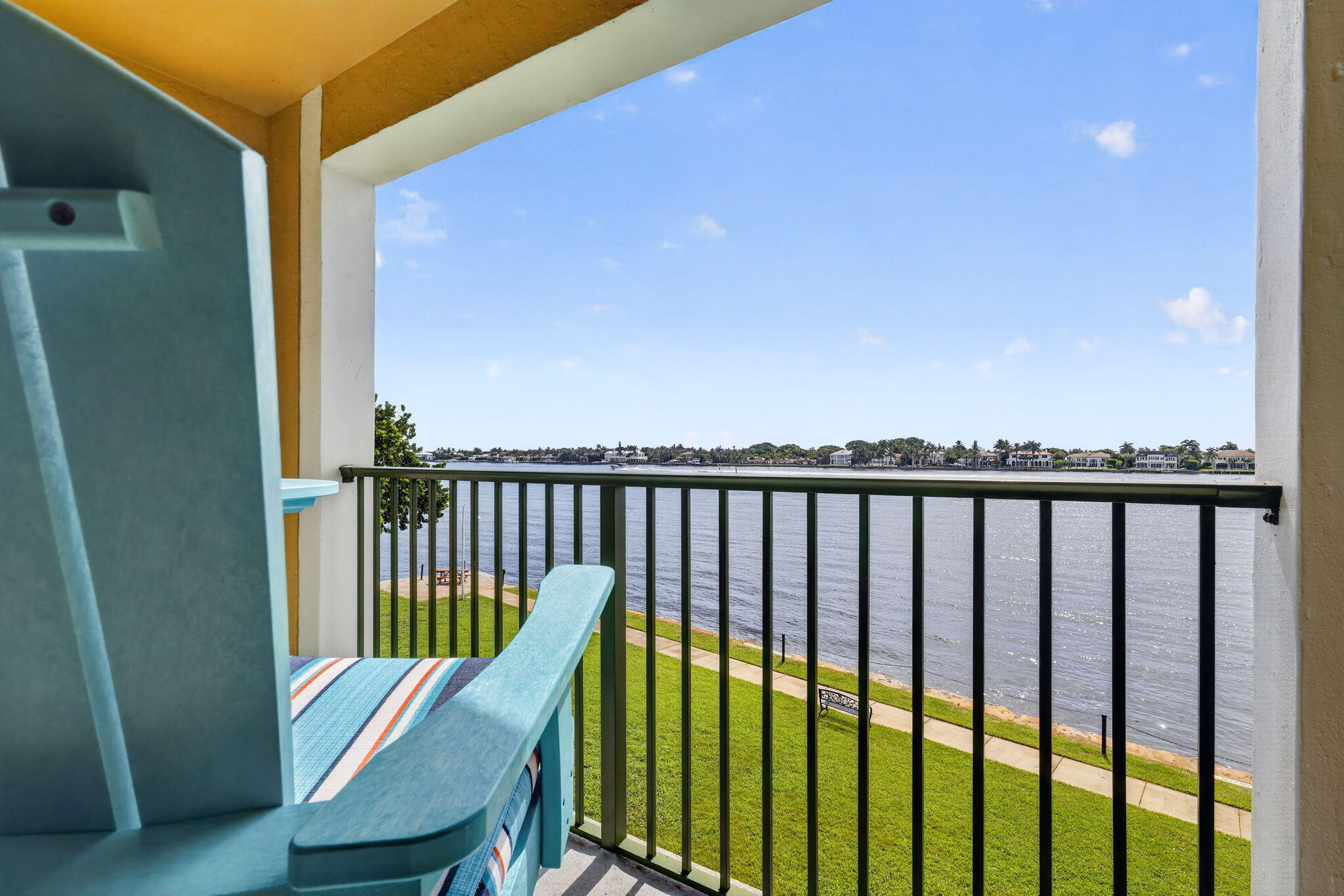 180 Yacht Club #304, Hypoluxo FL 33462