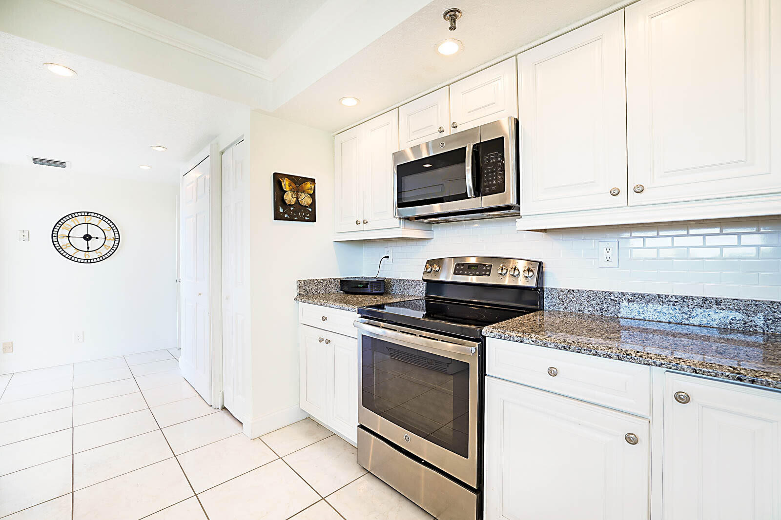 2917 S Ocean #405, Highland Beach FL 33487