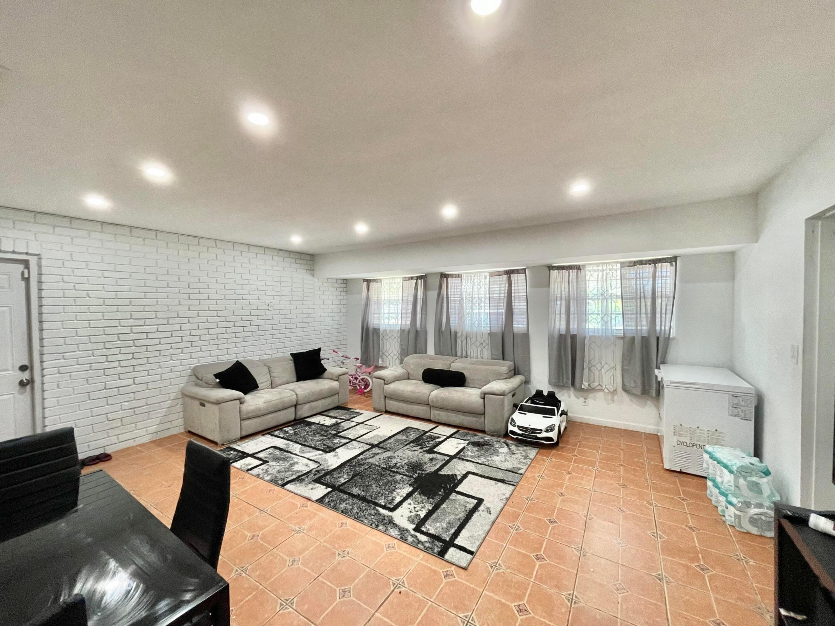 1478 NE 56th, Fort Lauderdale FL 33334