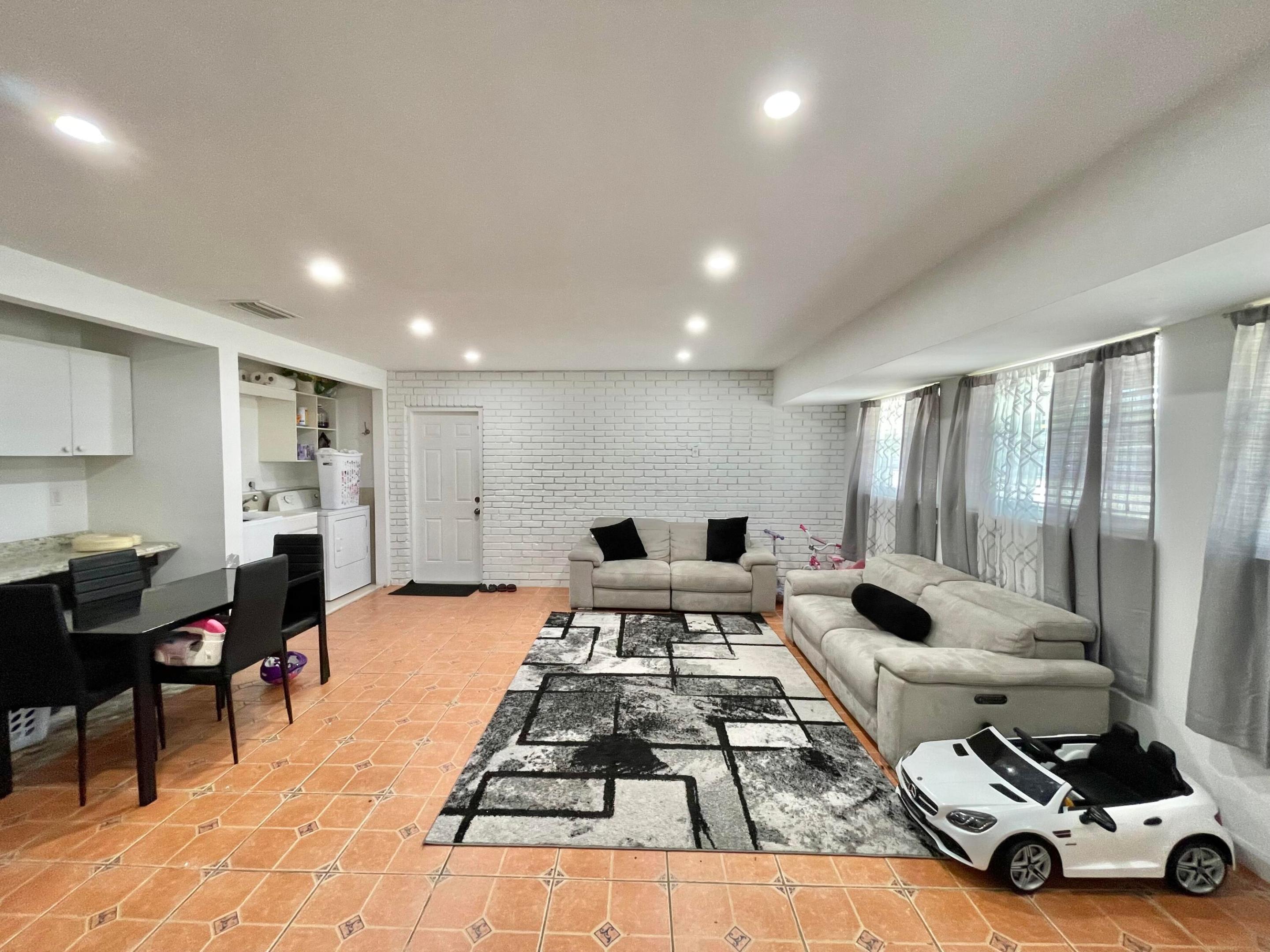 1478 NE 56th, Fort Lauderdale FL 33334
