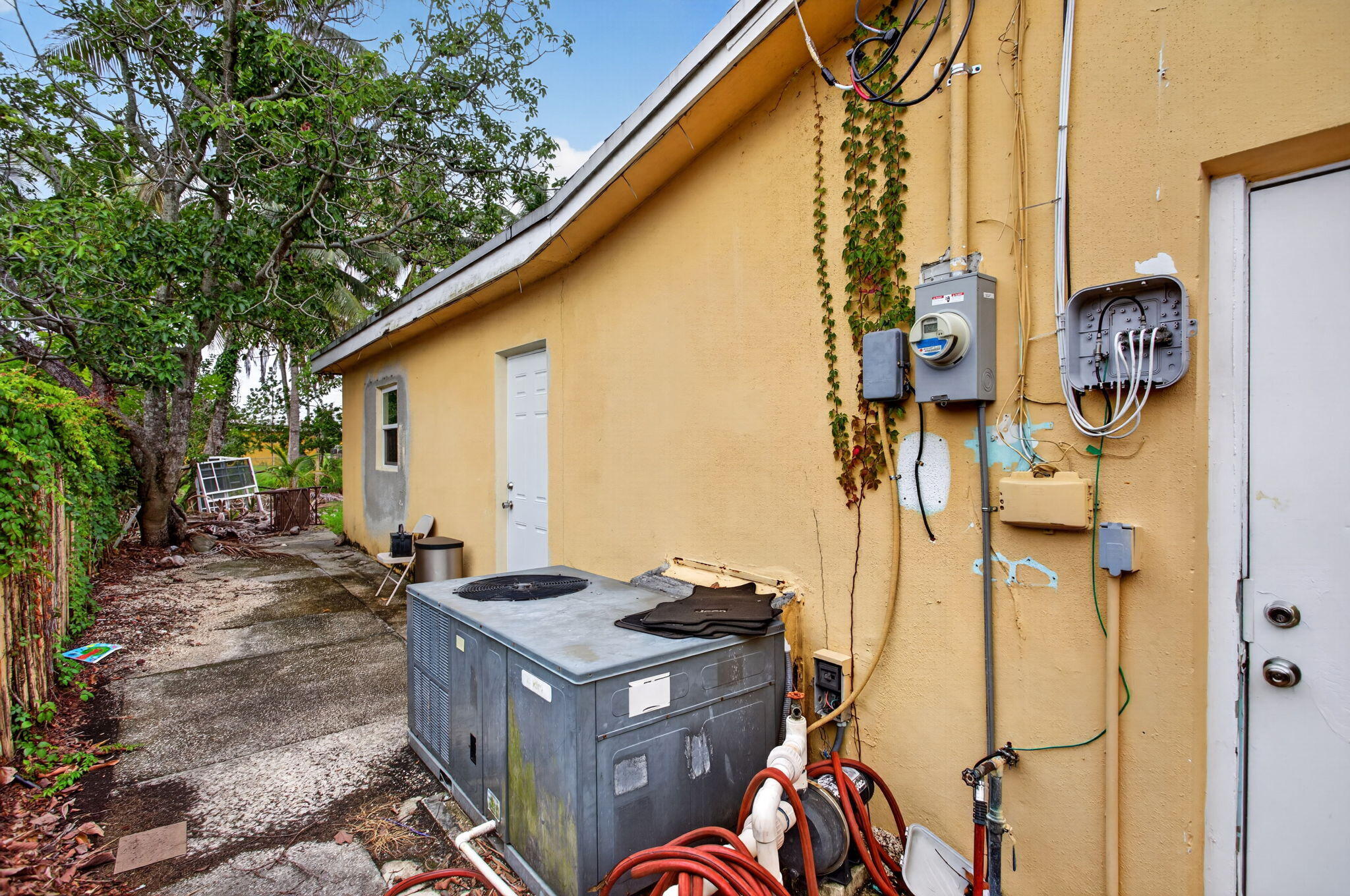 4390 NW 35th, Lauderdale Lakes FL 33309