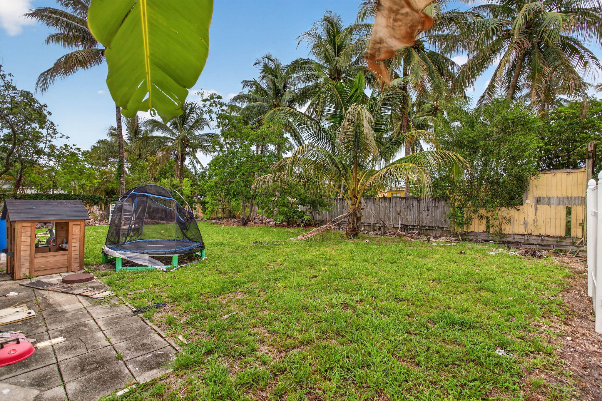 4390 NW 35th, Lauderdale Lakes FL 33309