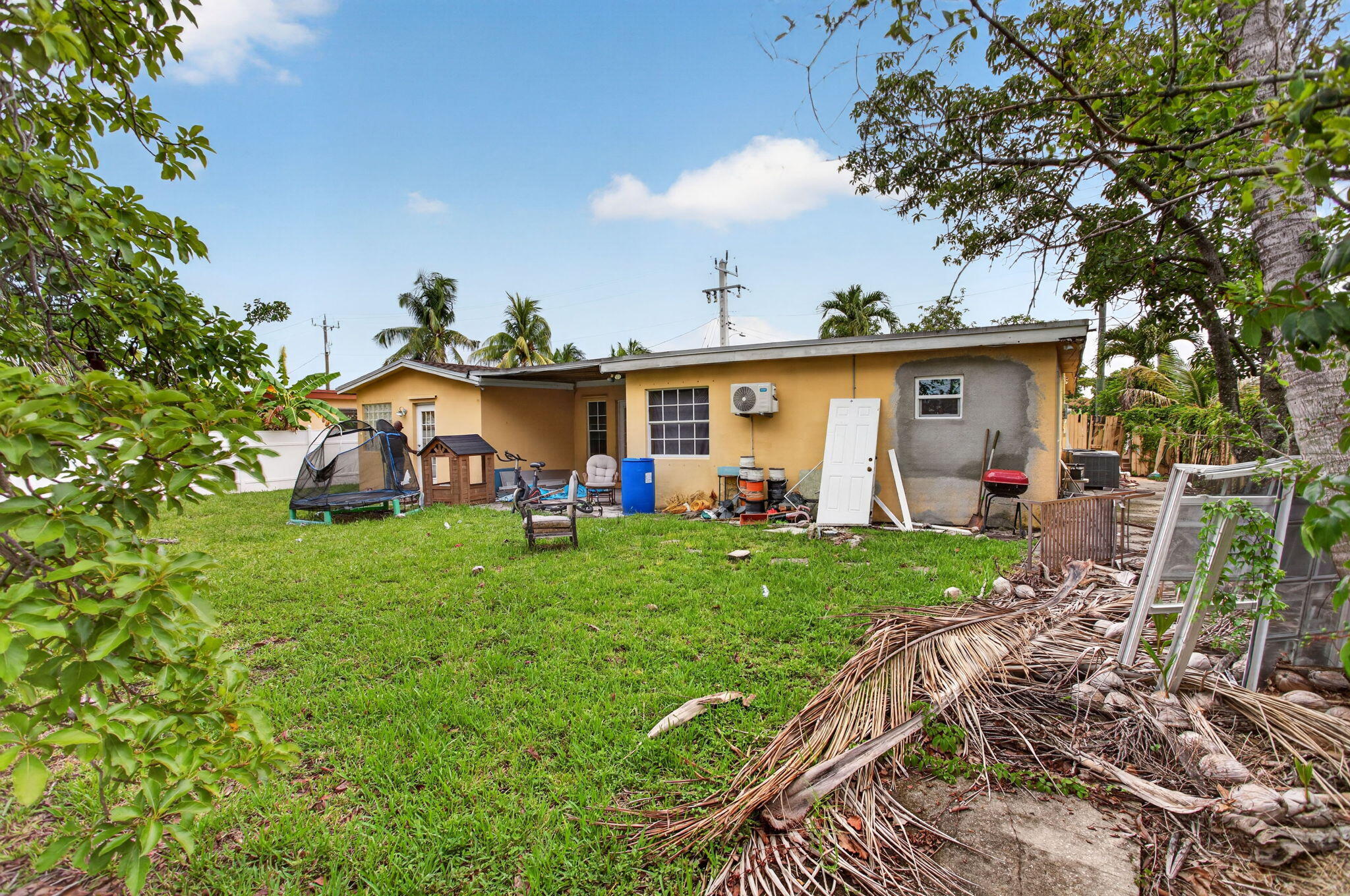 4390 NW 35th, Lauderdale Lakes FL 33309