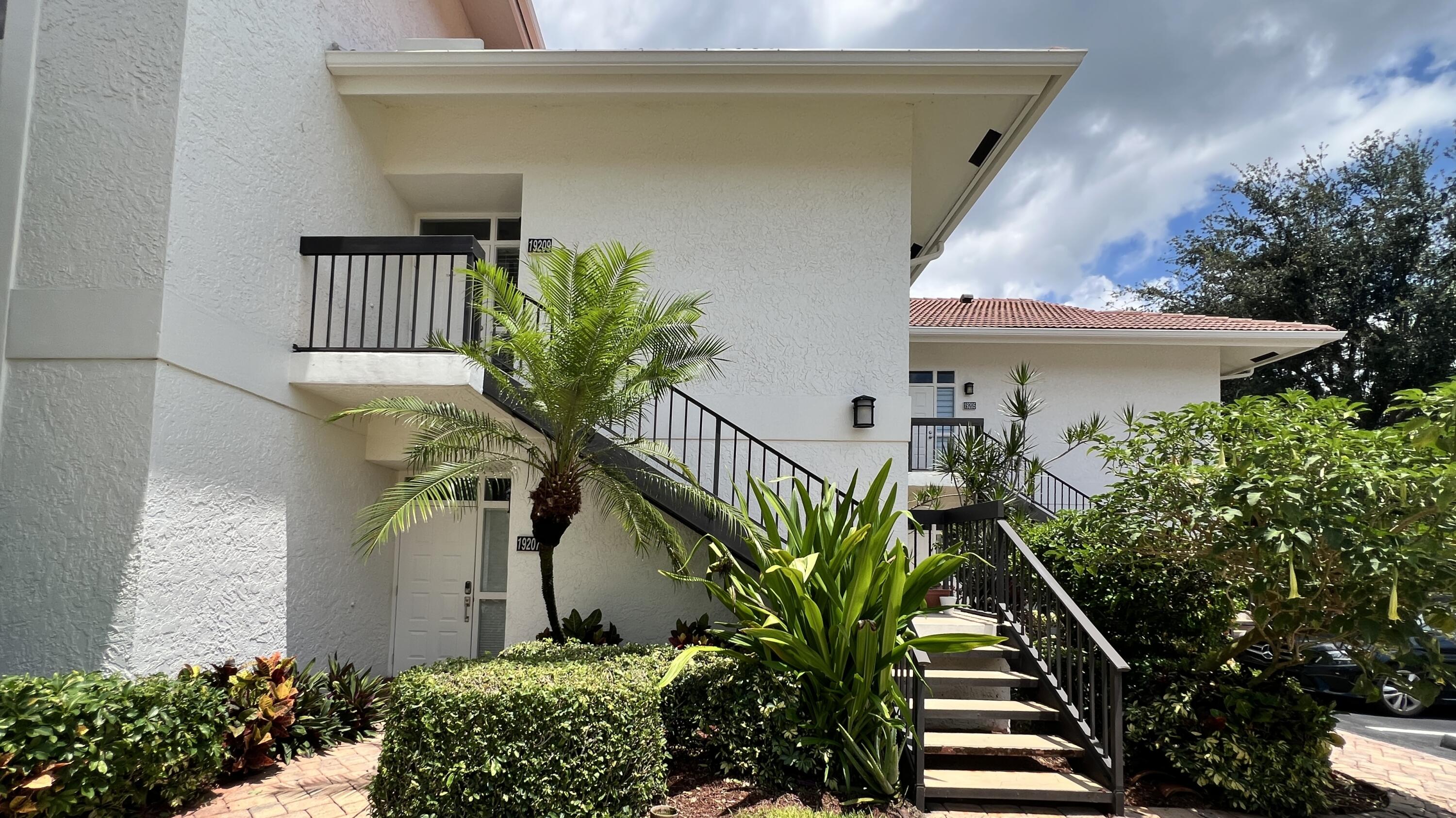 19209 Sabal Lake #19209, Boca Raton FL 33434