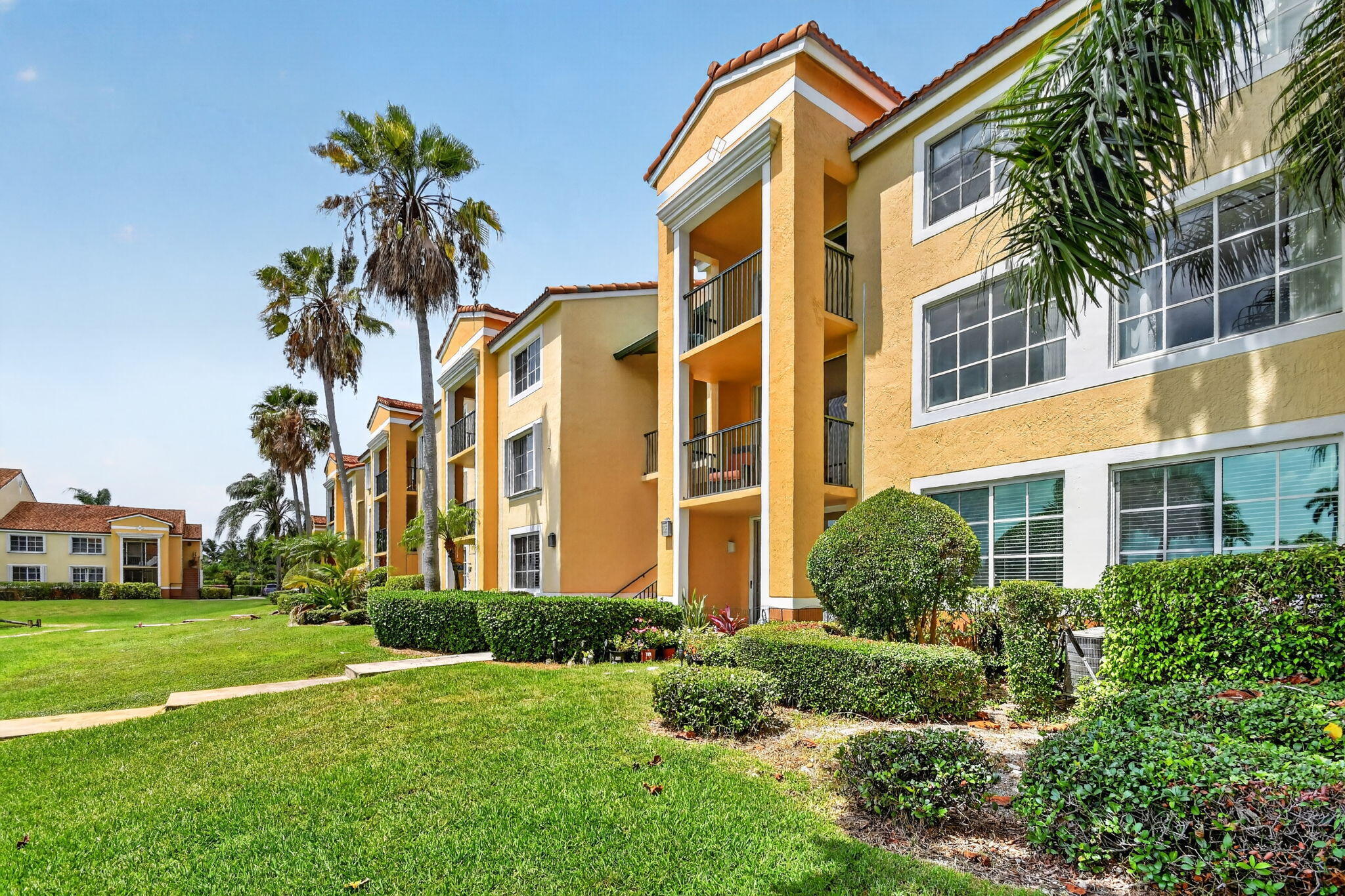 135 Yacht Club #204, Hypoluxo FL 33462