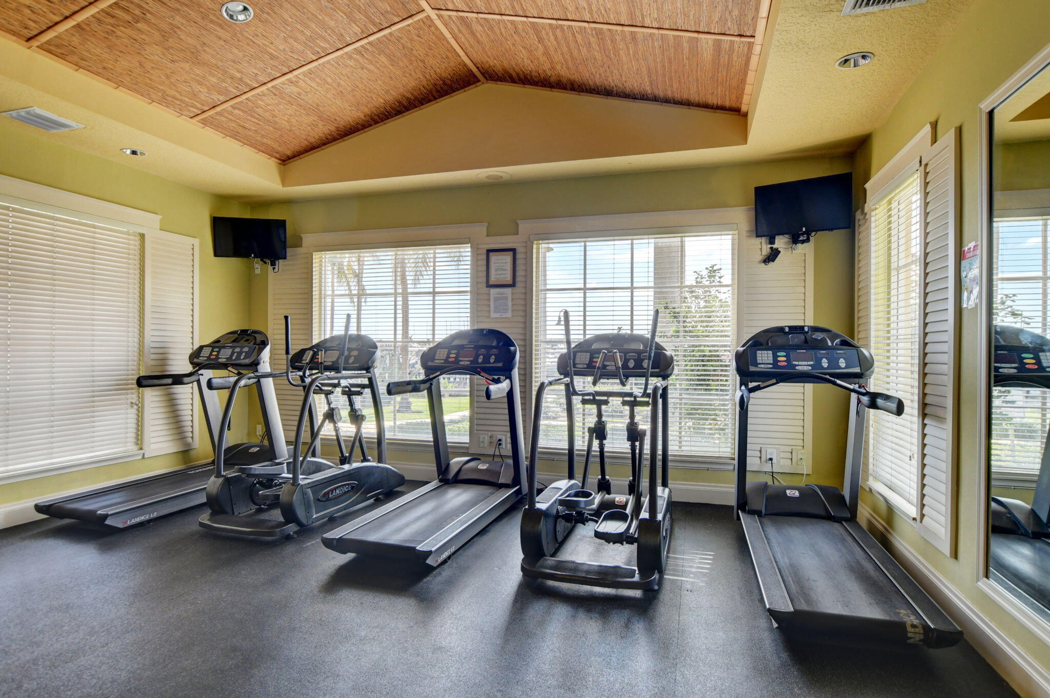 135 Yacht Club #204, Hypoluxo FL 33462
