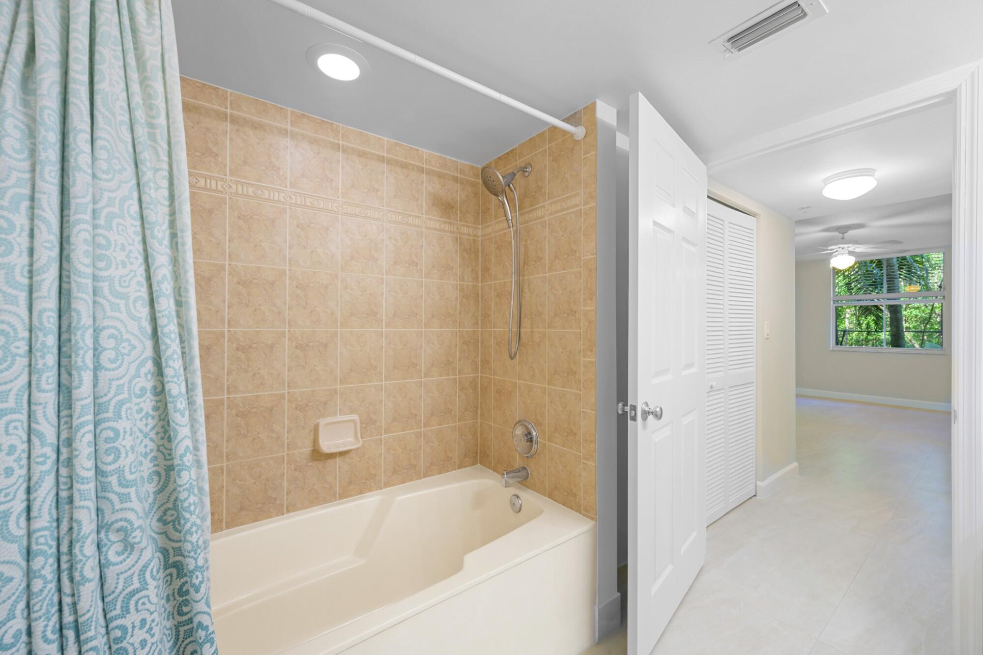 619 E Sheridan #106, Dania Beach FL 33004