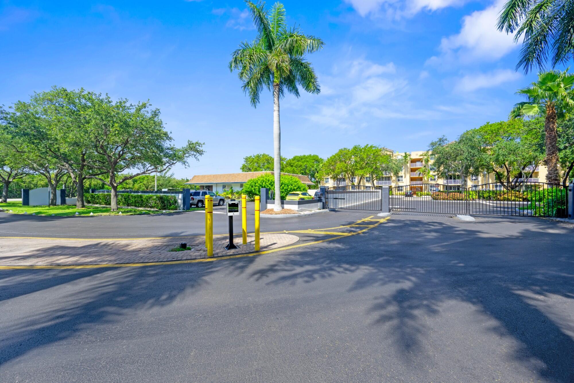 619 E Sheridan #106, Dania Beach FL 33004