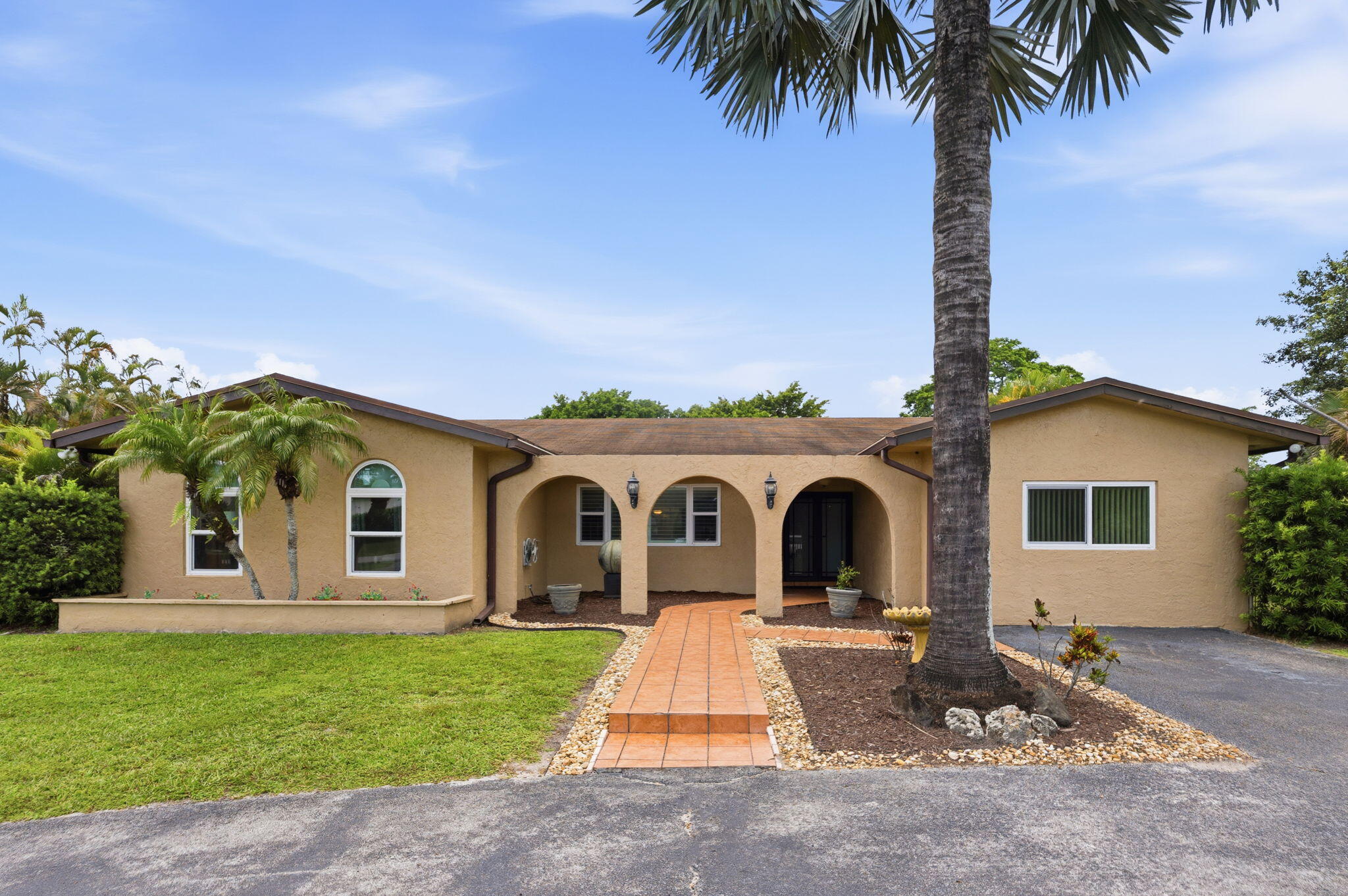 5521 SW 160th, Southwest Ranches FL 33331
