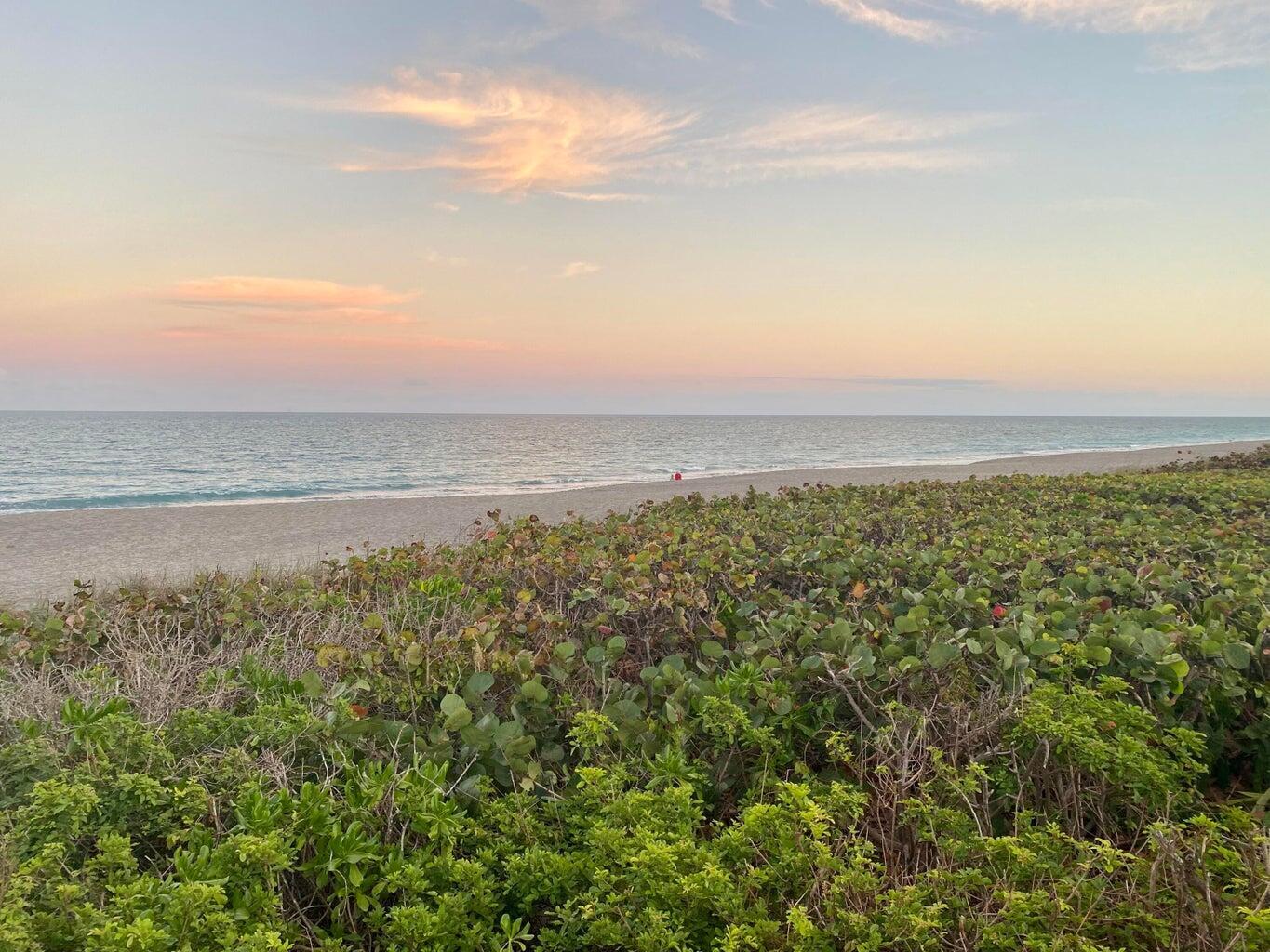 24 Uno Lago, Juno Beach FL 33408